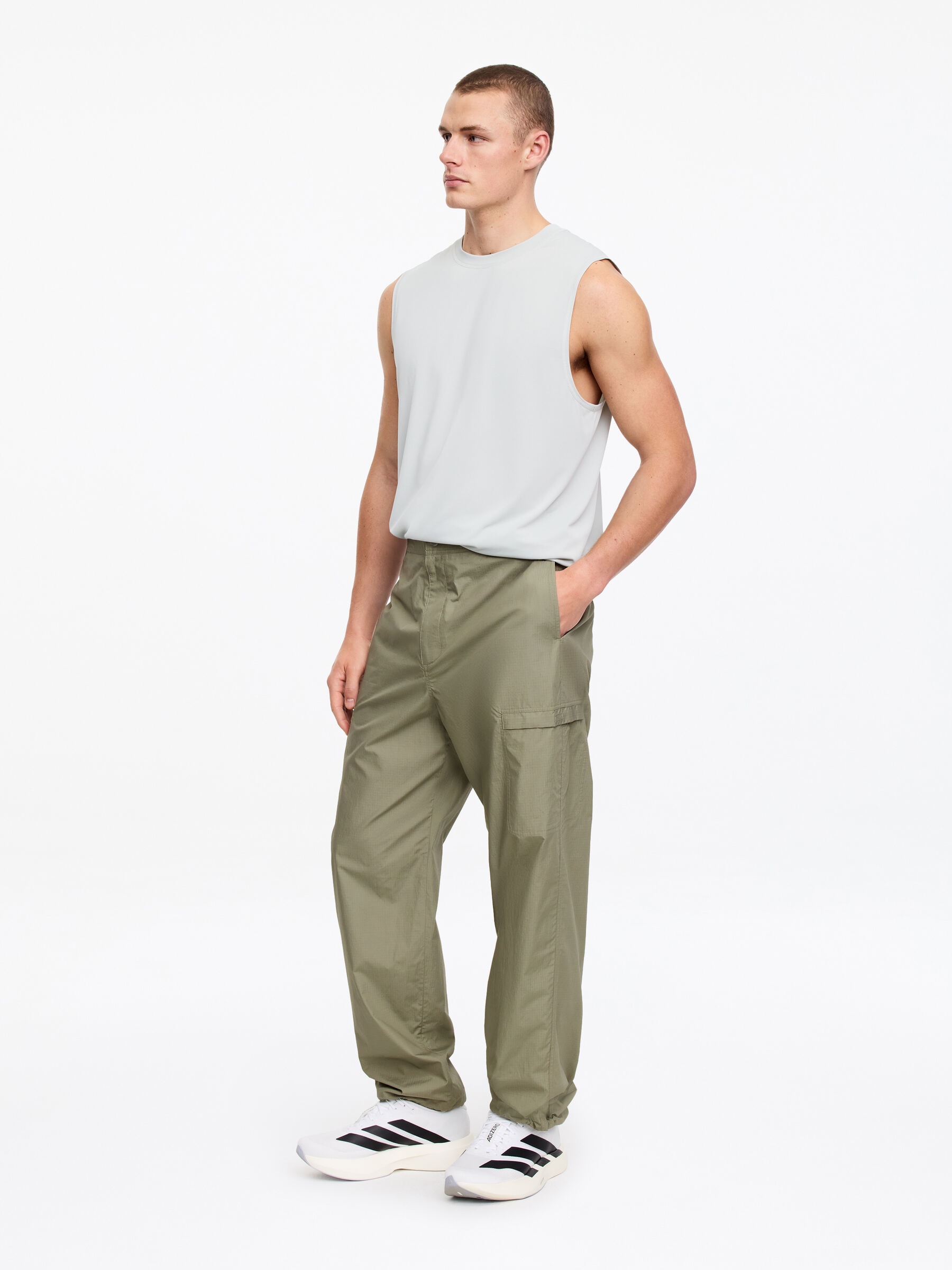 ARKET ACTIVE | Cargobyxor - Kaki - Regular fit - Men - StillMedia/Lookbook - 5