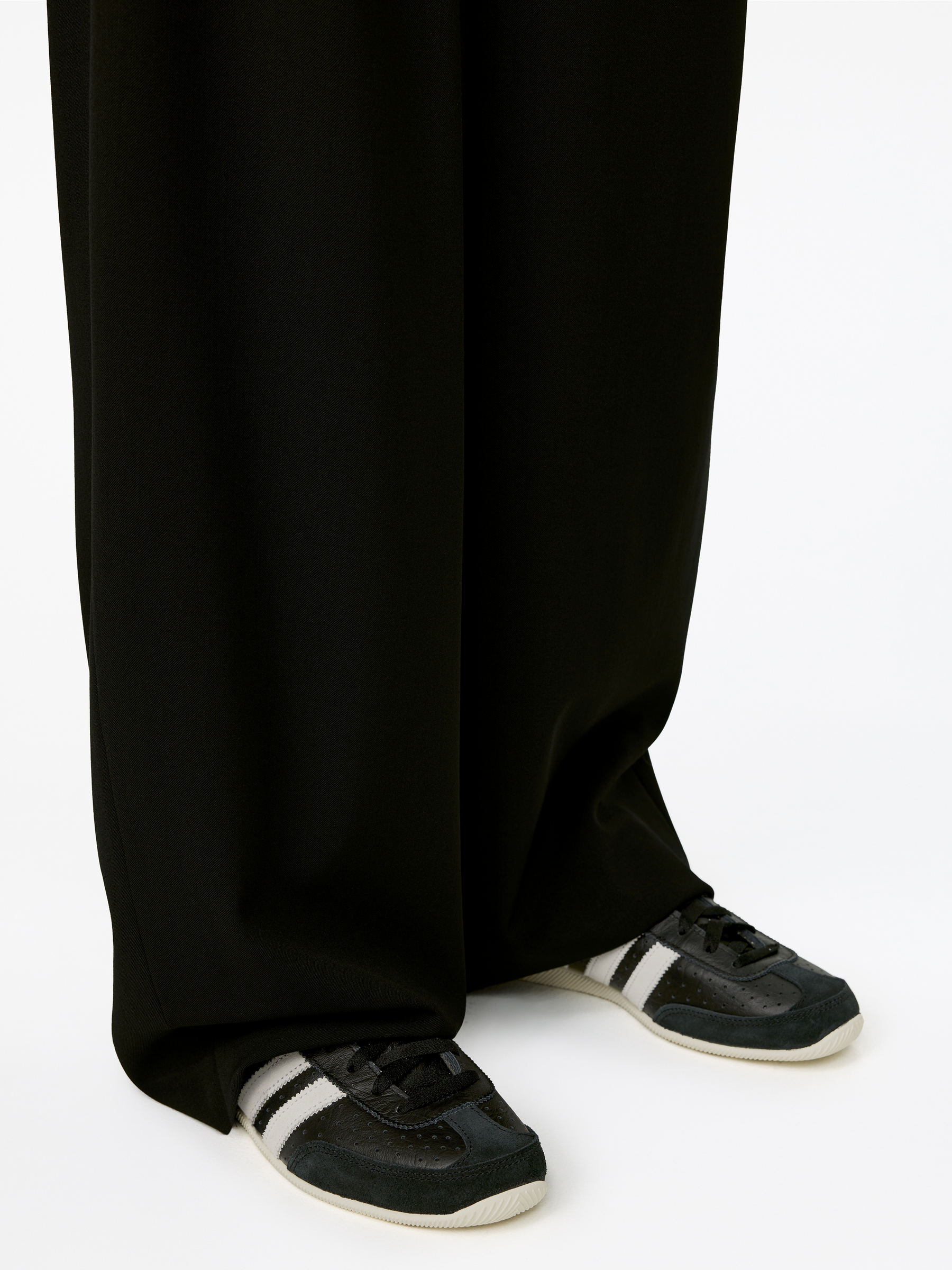 adidas Japan Trainers - Black - Women - StillMedia/Lookbook - 9