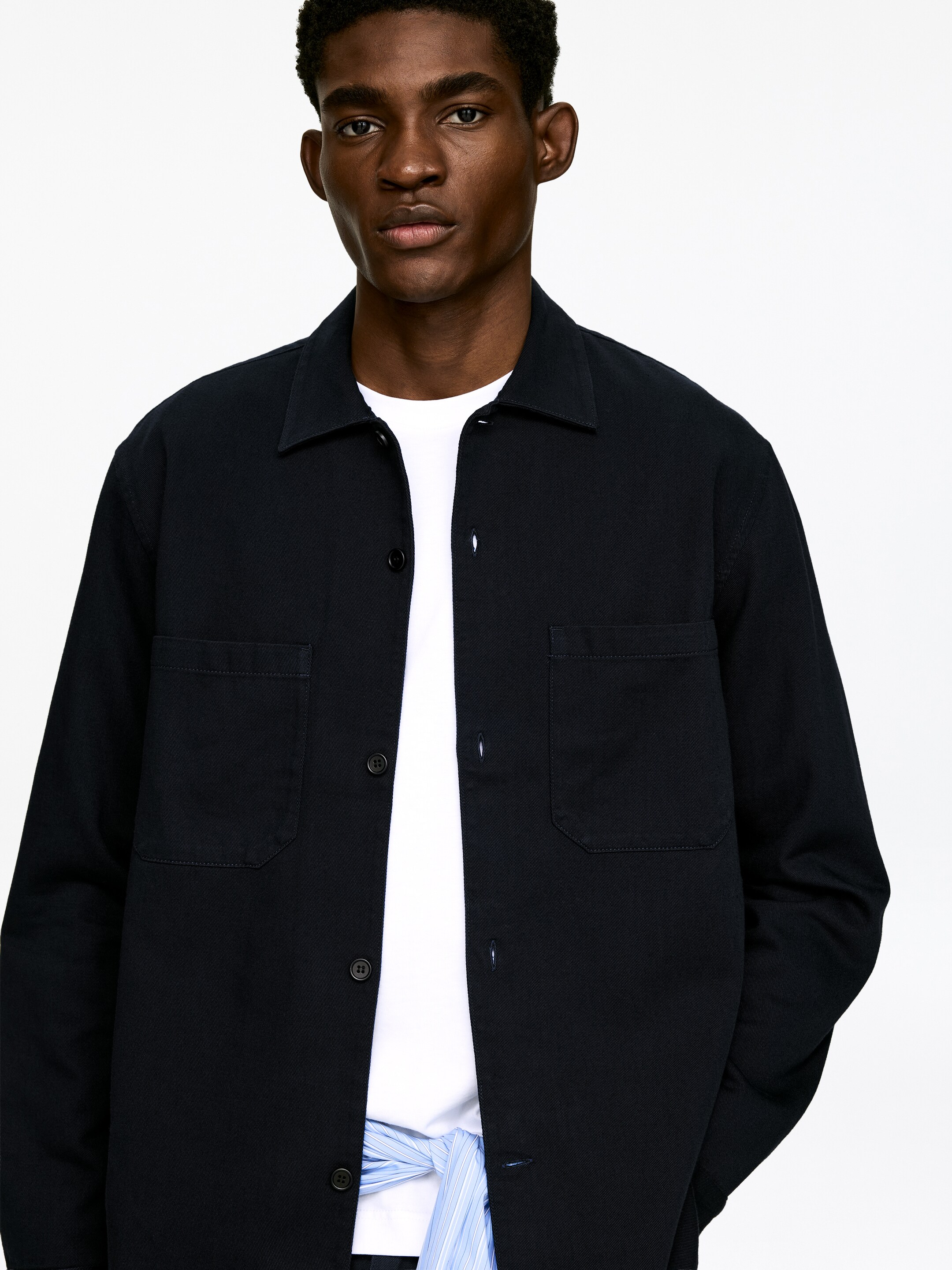 Vis større bilde: Twill-overskjorte i bomull - Mørkeblå - HERRE | H&M NO 4