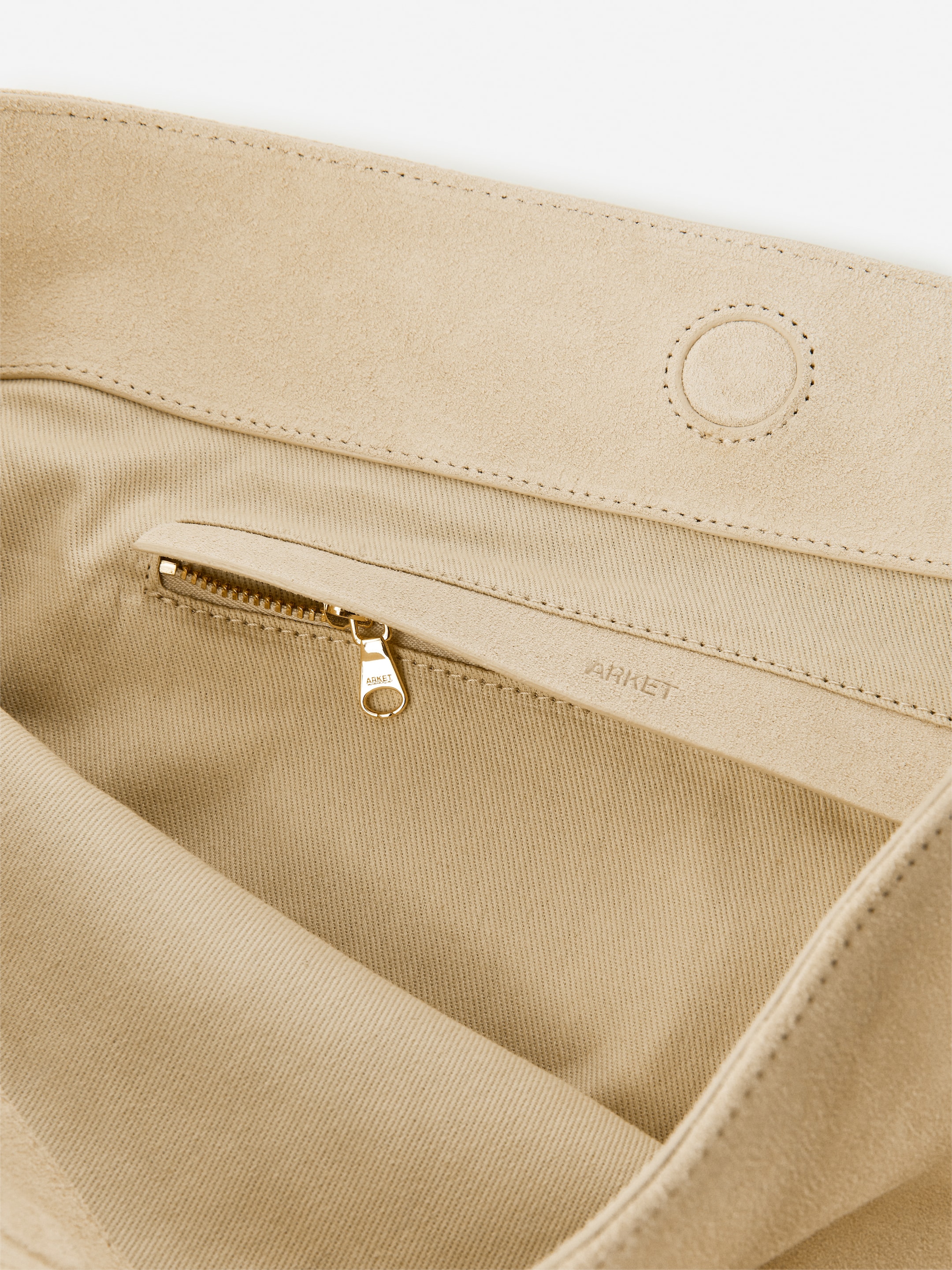 Grösseres Bild ansehen: Veloursledertasche - Hellbeige - DAMEN | H&M CH 4