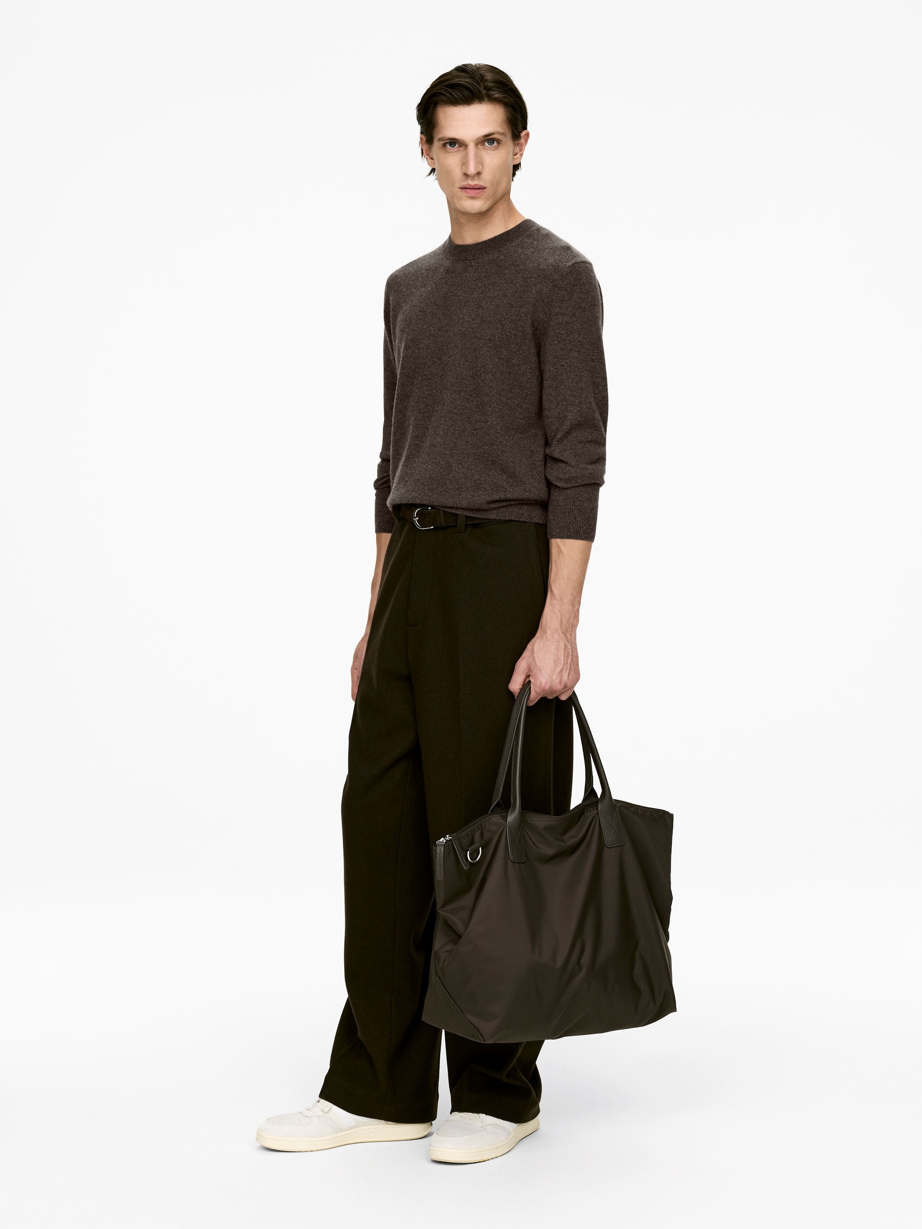 Pure Cashmere Crew-Neck Jumper - Brown - Regular fit - Men - StillMedia/Lookbook - 3