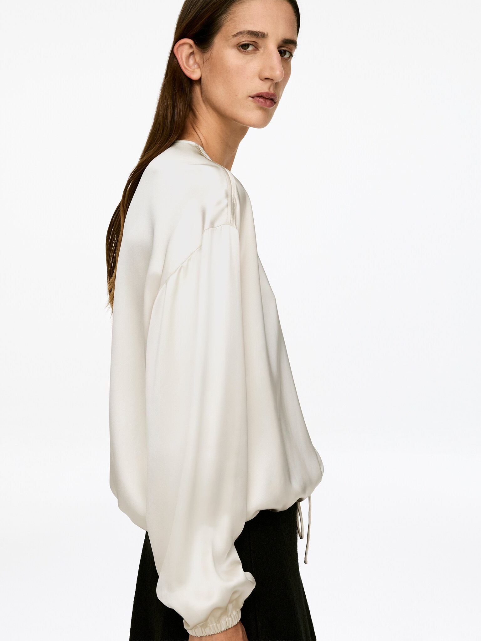 Saténová halenka s objemnými rukávy - Off White - 6