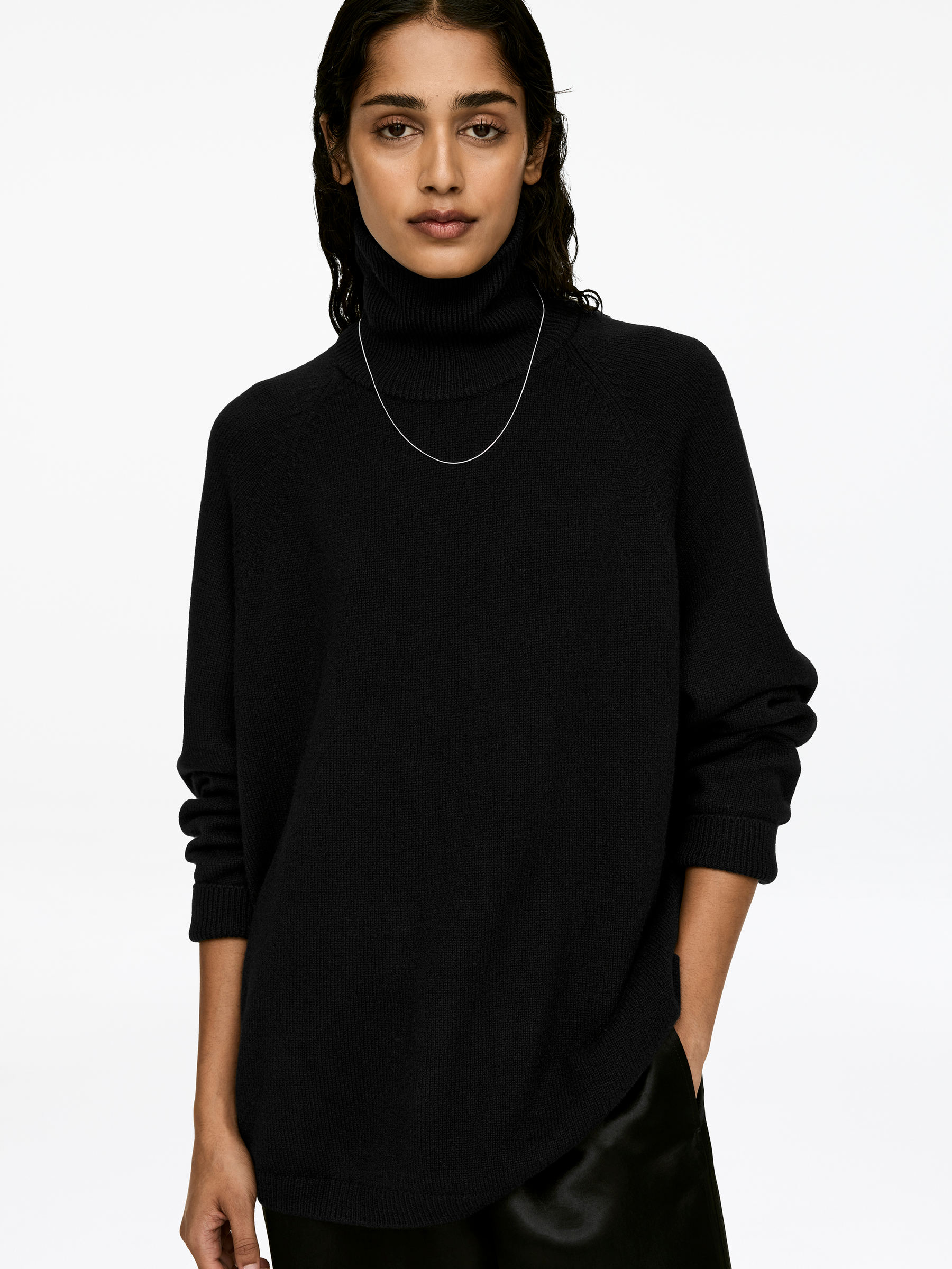 Roll-Neck Cashmere-Wool Jumper - Black - Relaxed fit - Women - StillMedia/Lookbook - 18