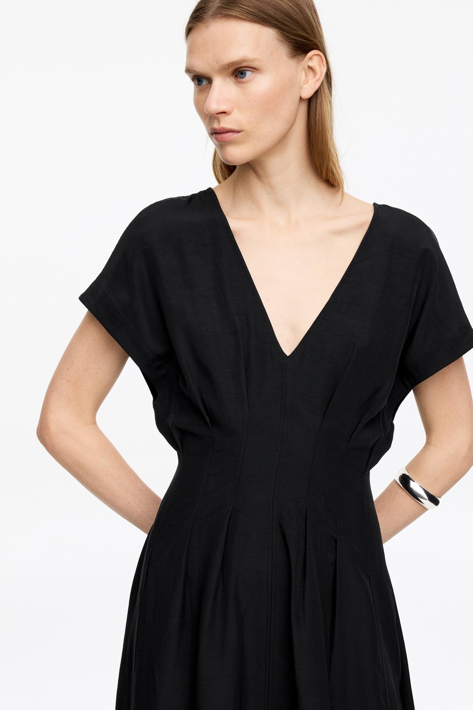 Robe à taille plissée et col en V - Noir - 3