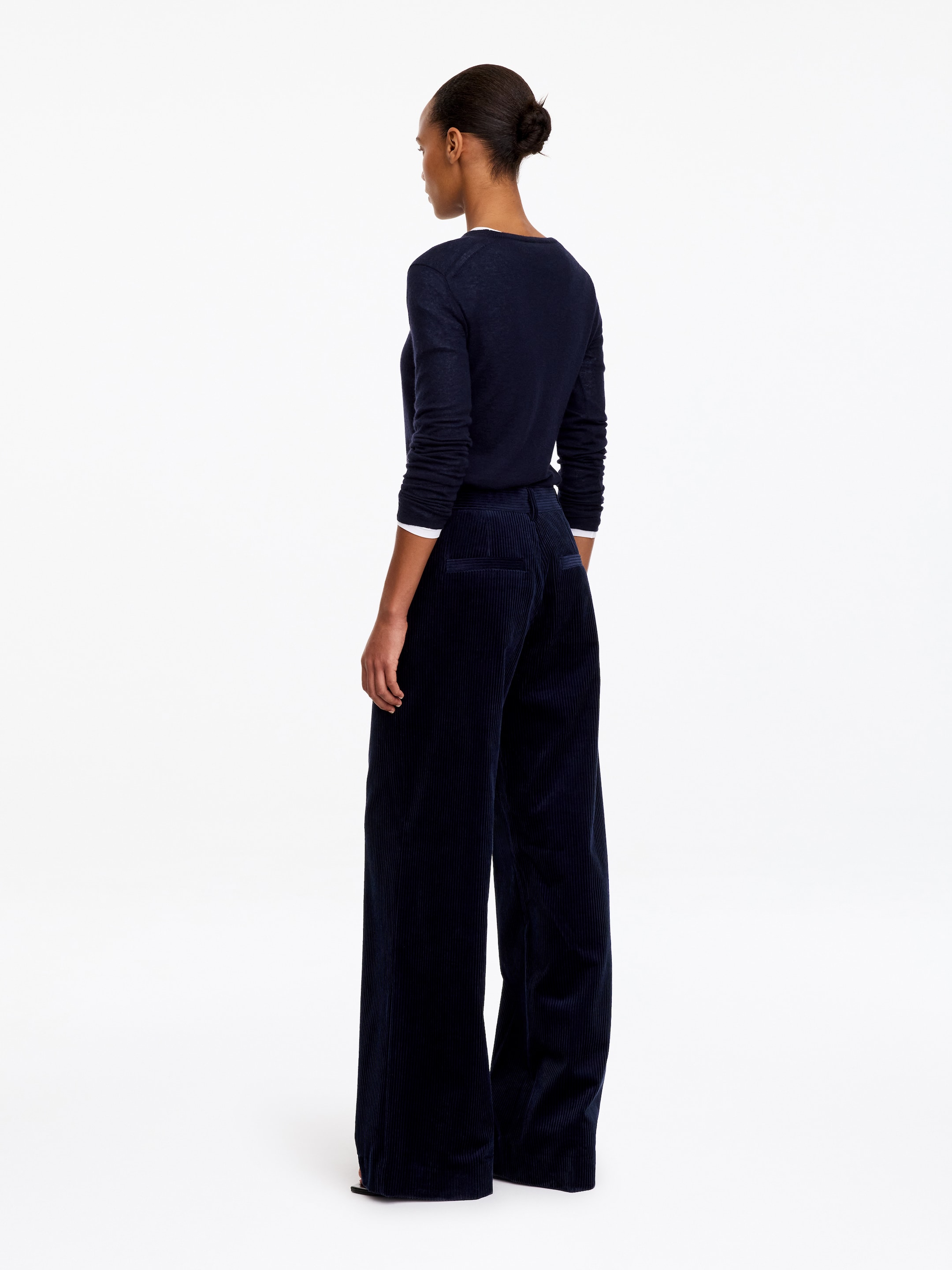 Pantaloni velluto a coste ARKET and Penny Martin - Blu scuro - Relaxed fit - women - StillMedia/Lookbook - 14