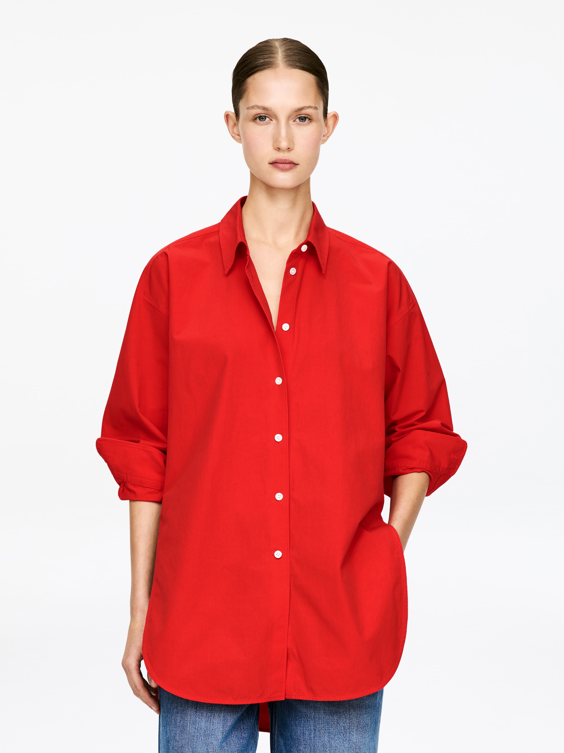 Curved Slit Shirt - Red - Loose fit - Women - StillMedia/Lookbook - 6