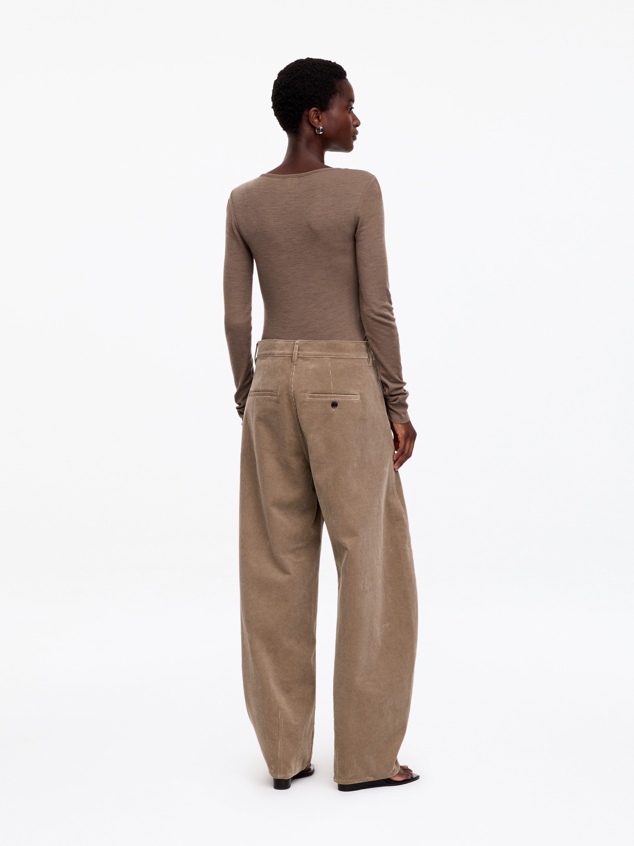 Corduroy Barrel Trousers - Beige - Regular fit - women - StillMedia/Lookbook - 5