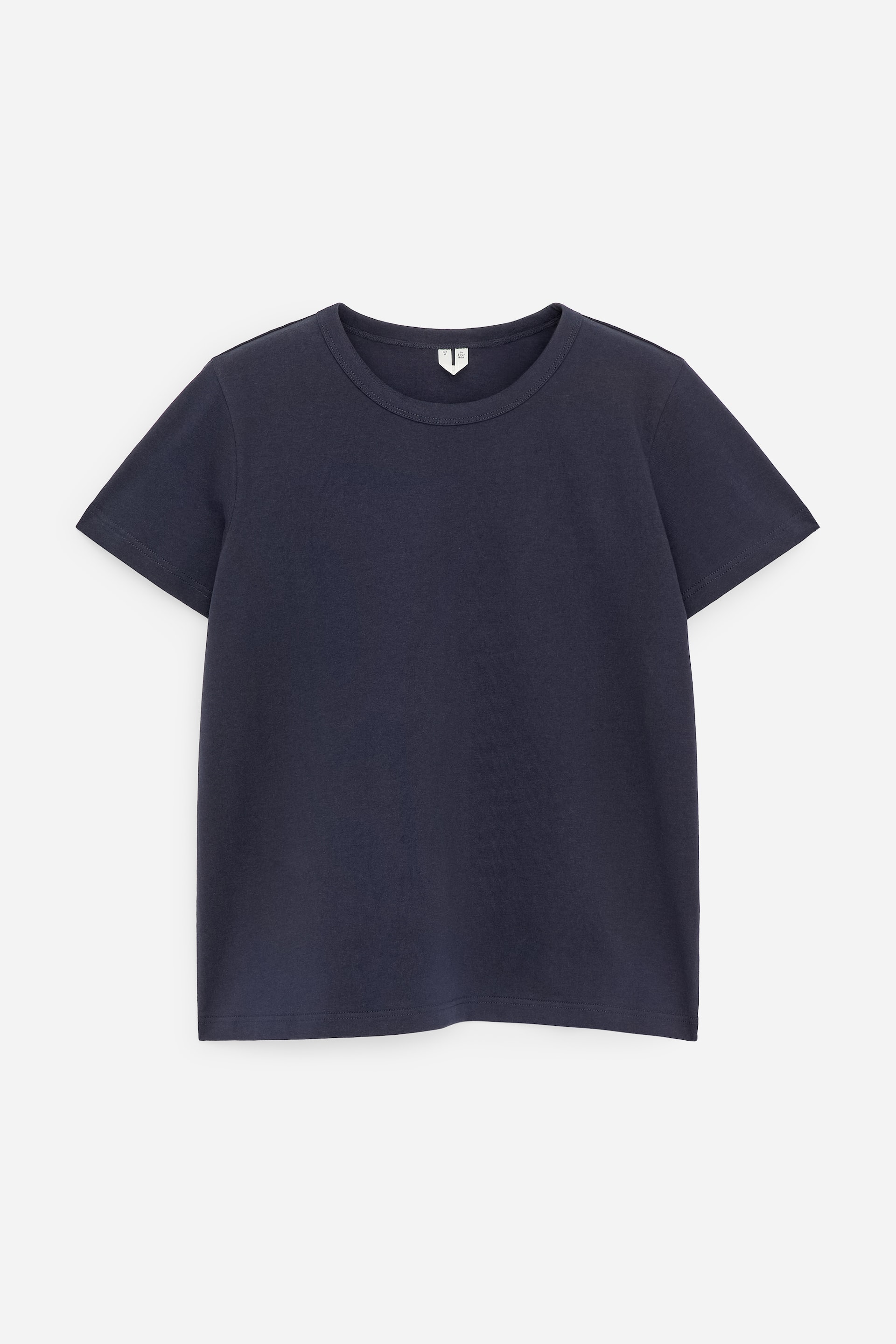 Agrandir l'image: Un T-shirt bleu foncé présente son devant, avec une coupe ajustée, un col rond et des manches courtes.