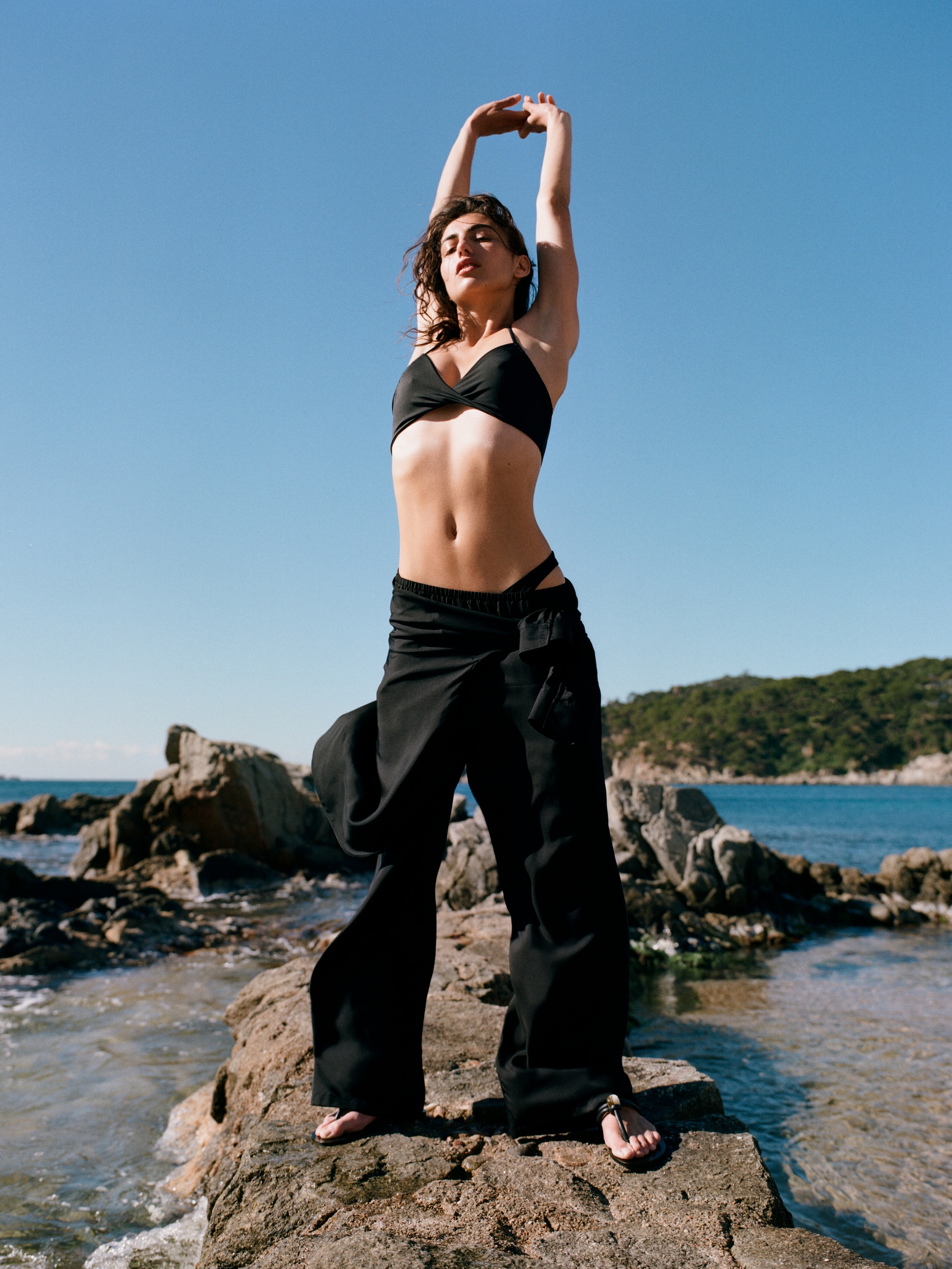 Sporty Bikini Briefs - Black - Women - StillMedia/Environmental - 1