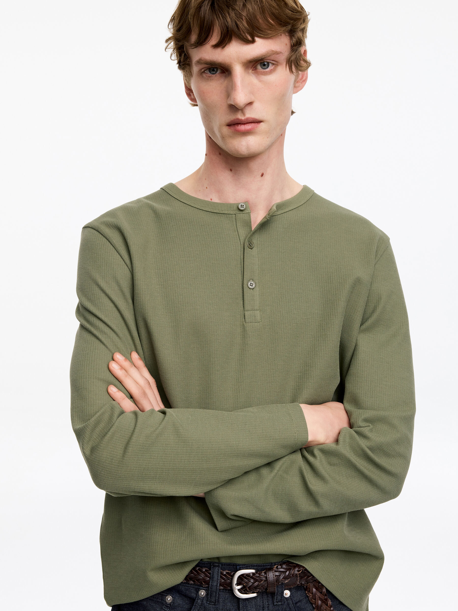 Fitted Henley Shirt - Khaki Green - Regular fit - Men - StillMedia/Lookbook - 2