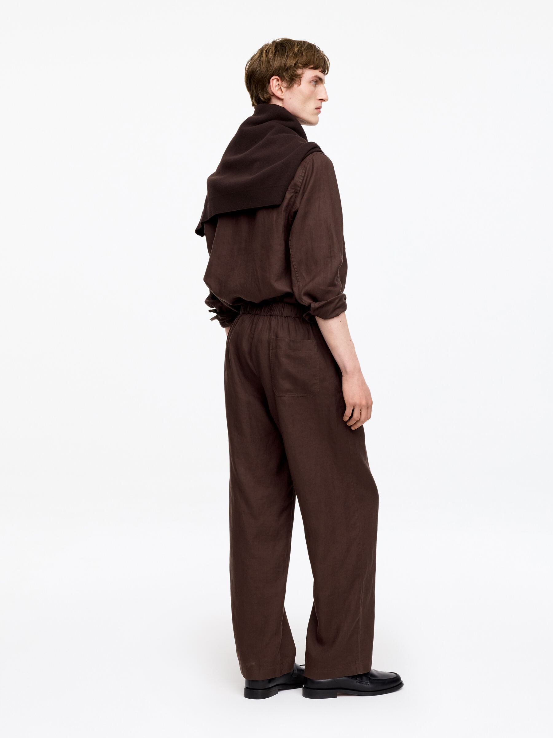 Pantaloni in lino dalla vestibilità rilassata - Marrone scuro - Relaxed fit - Men - StillMedia/Lookbook - 2