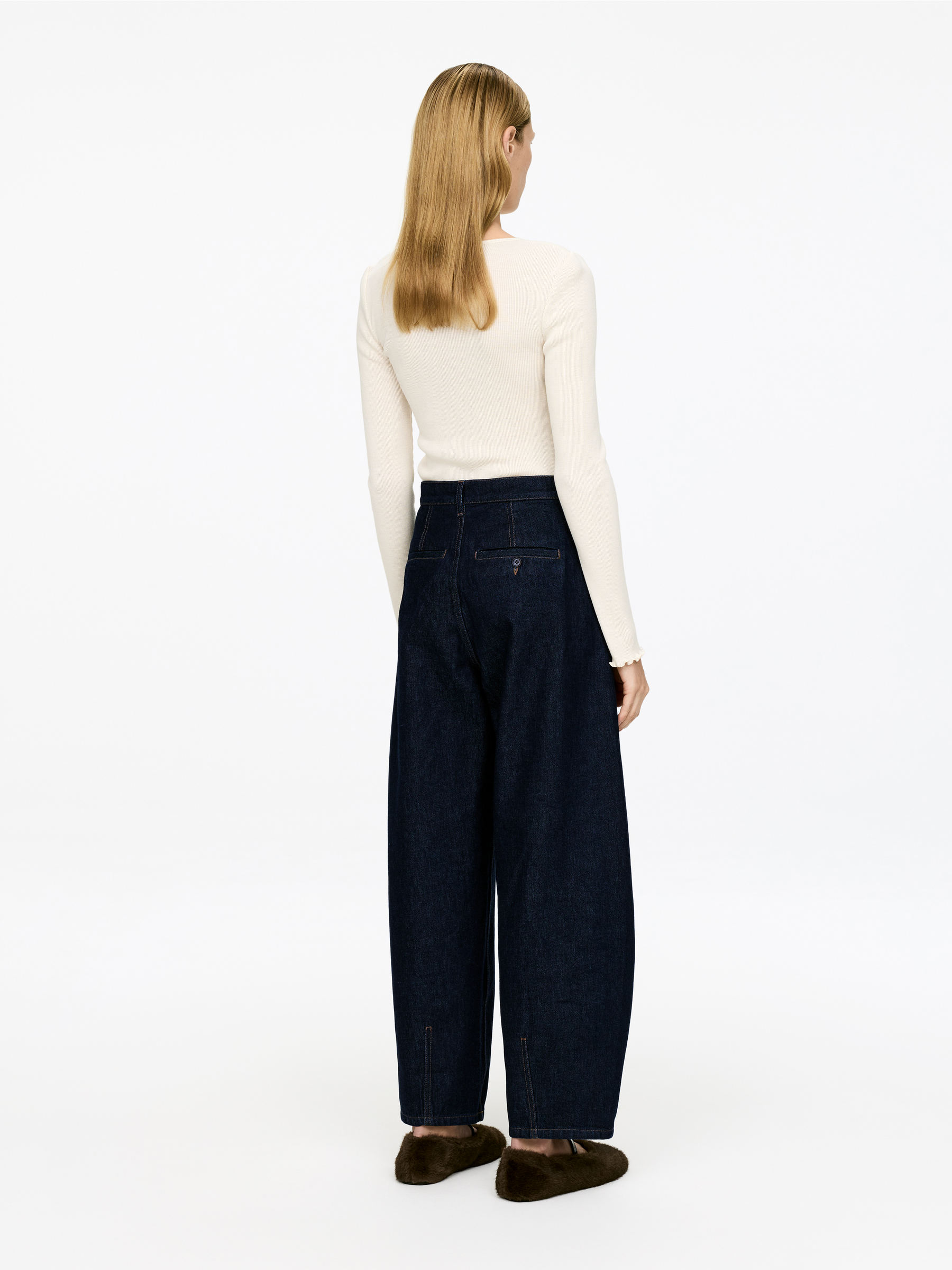 Jean à jambe barrel - Bleu foncé - Relaxed fit - Femme - StillMedia/Lookbook - 7