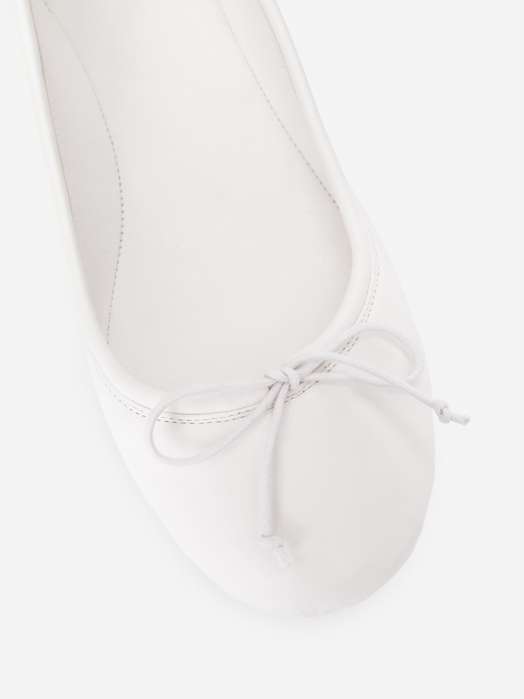 Visa större bild: Sportiga ballerinaskor - Vit - DAM | H&M SE 5