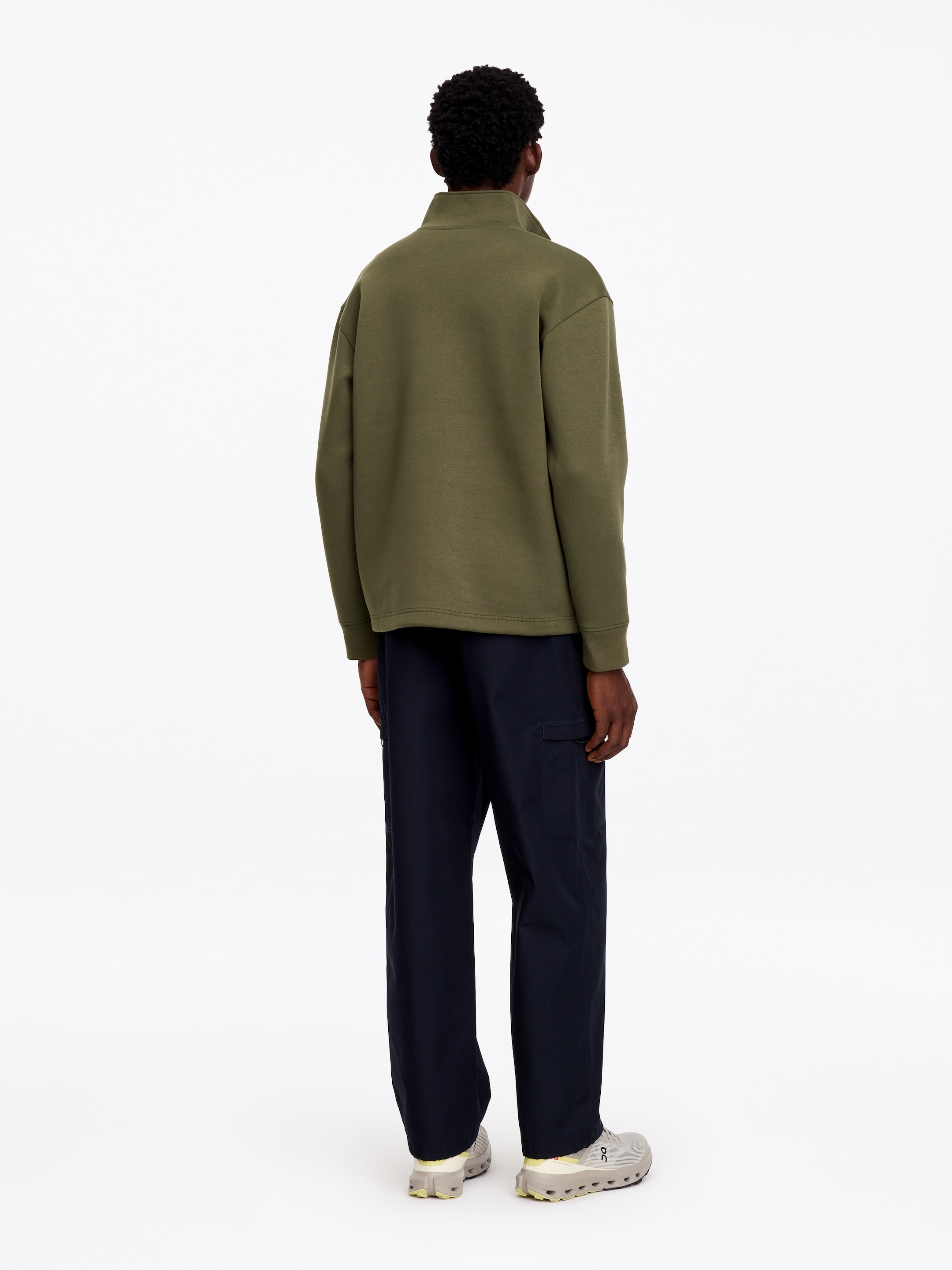 ARKET ACTIVE Sport-Oberteil, kurzer Reißverschluss - Khaki - Regular Fit - men - StillMedia/Lookbook - 3