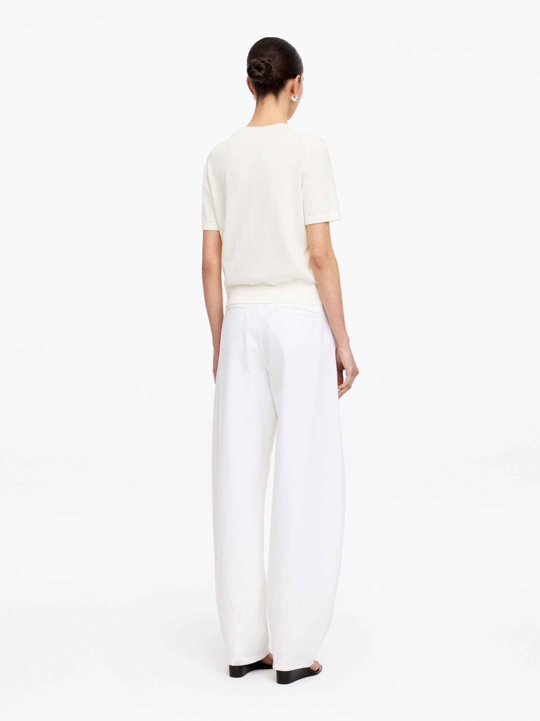 Dzianinowy top z krótkim rękawem - Złamana biel - Fason normalny - Women - StillMedia/Lookbook - 8