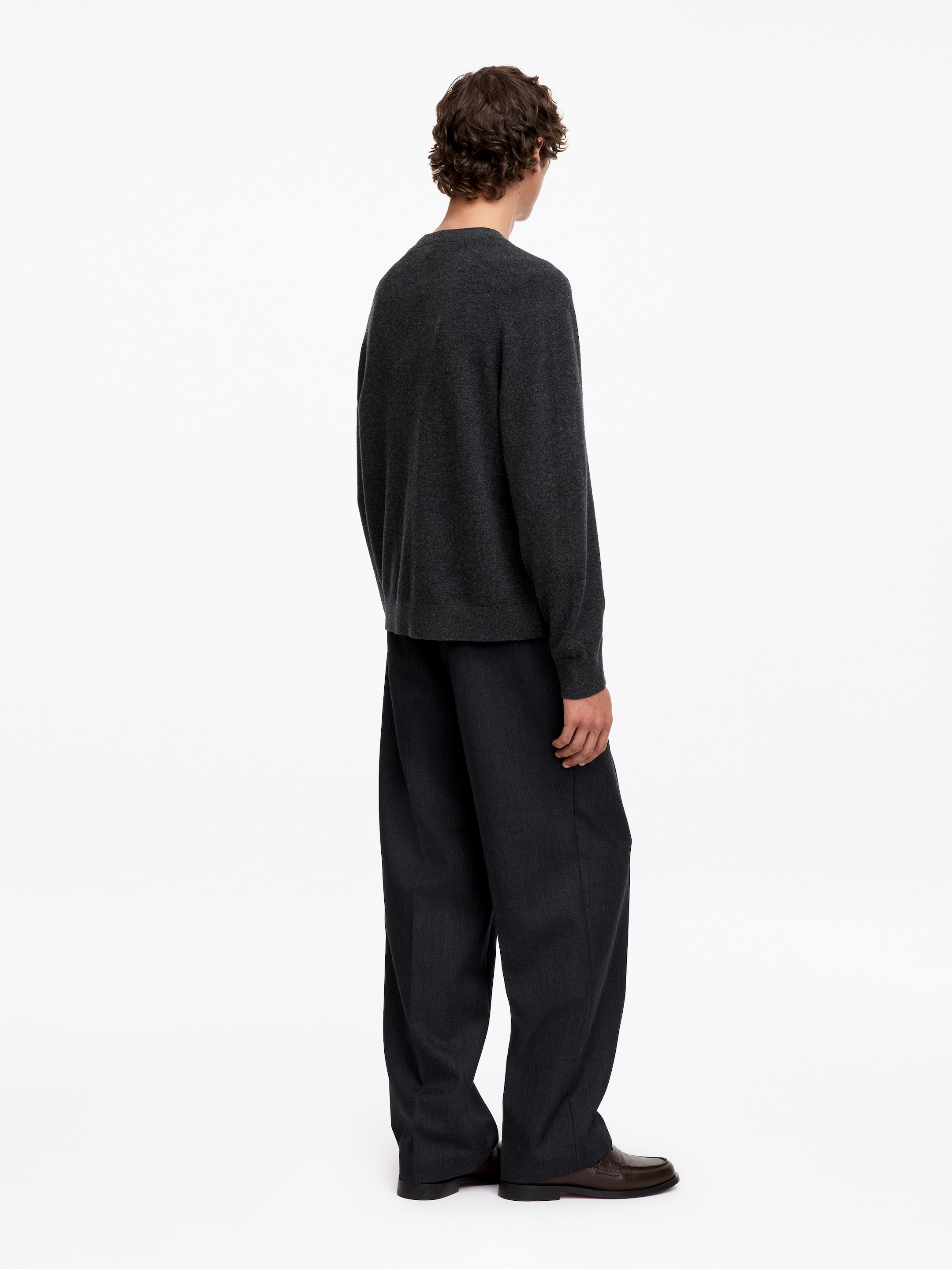 Fine-Knit Wool Cardigan - Dark Grey - Regular fit - men - StillMedia/Lookbook - 4