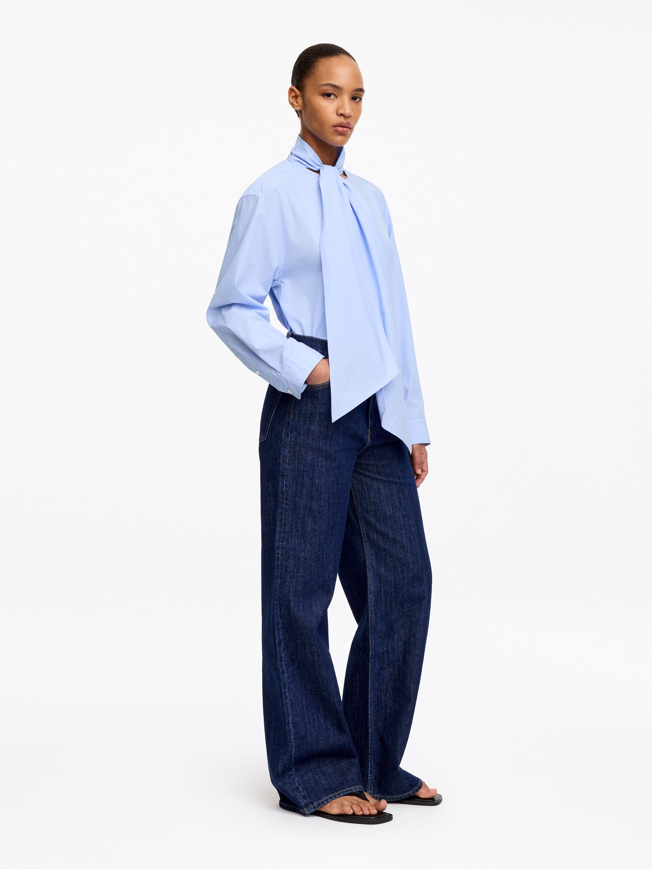 Bluse aus Pima-Baumwolle mit Schleife - Hellblau - Regular Fit - Women - StillMedia/Lookbook - 6