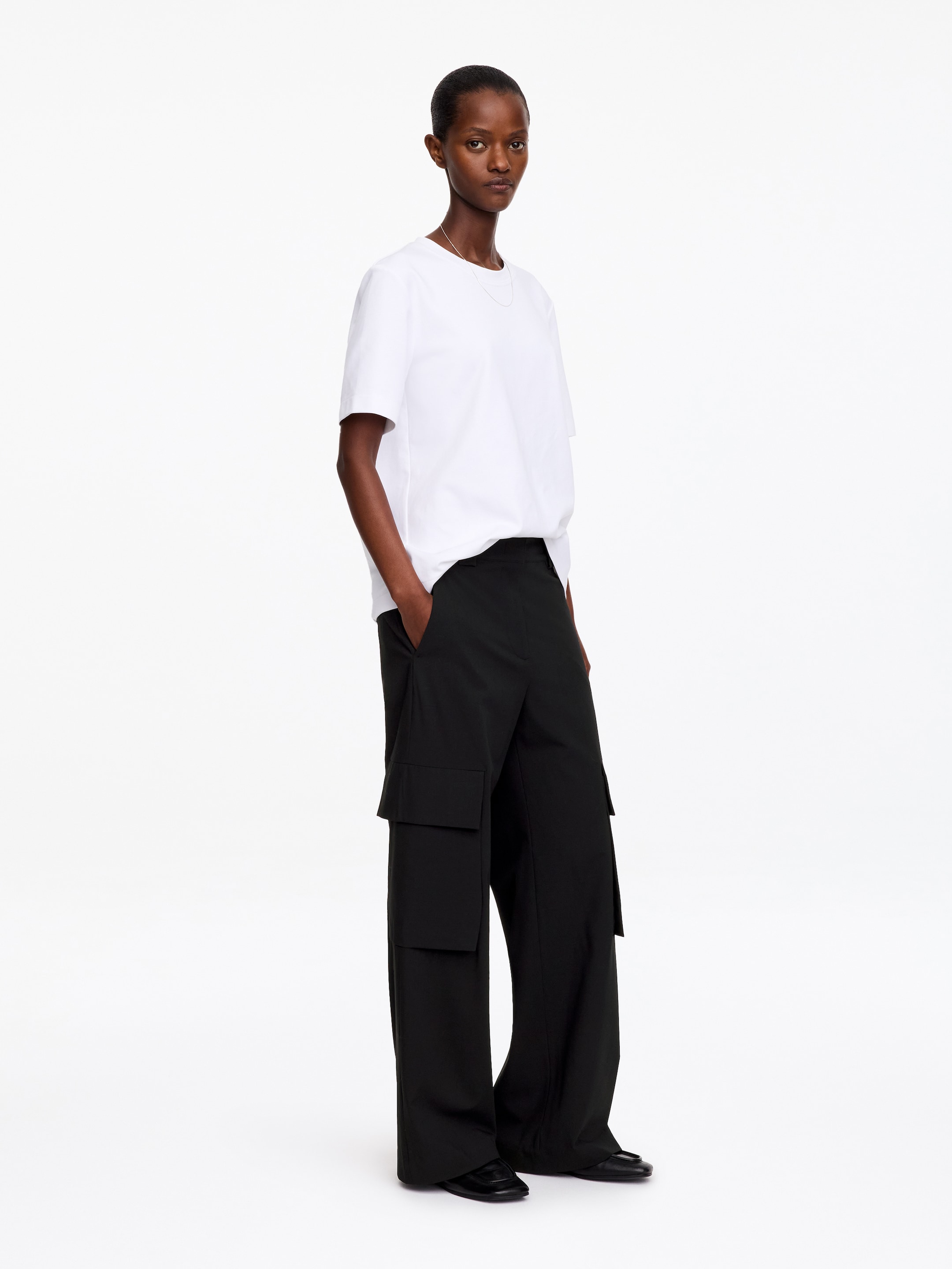 Bellow Pocket Trousers - Black - Regular fit - women - StillMedia/Lookbook - 4