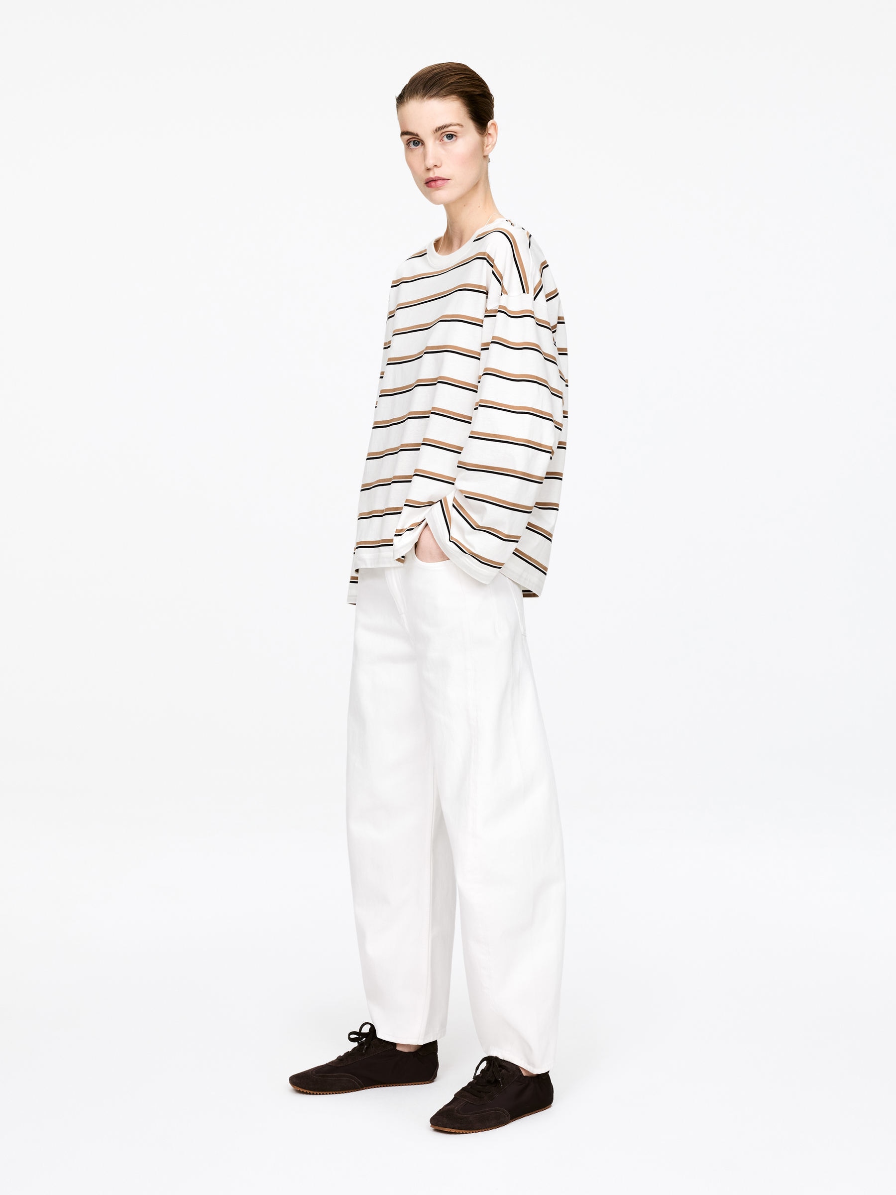 Oversized Long-Sleeve T-Shirt - White/Multi Colour - Oversized - Women - StillMedia/Lookbook - 4