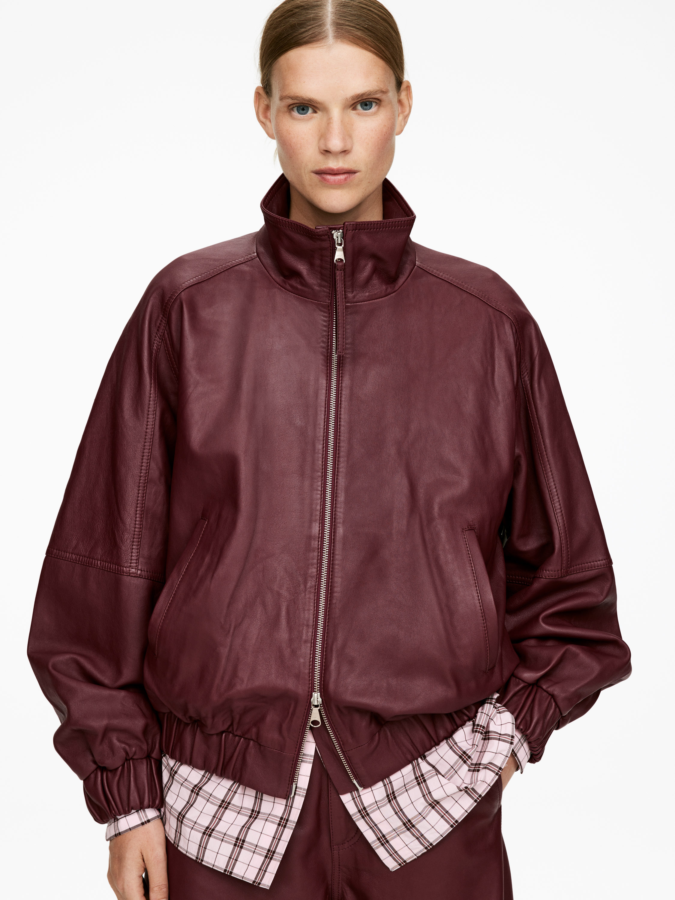 Leather Jacket - Dark Red - Oversized - Women - StillMedia/Lookbook - 4