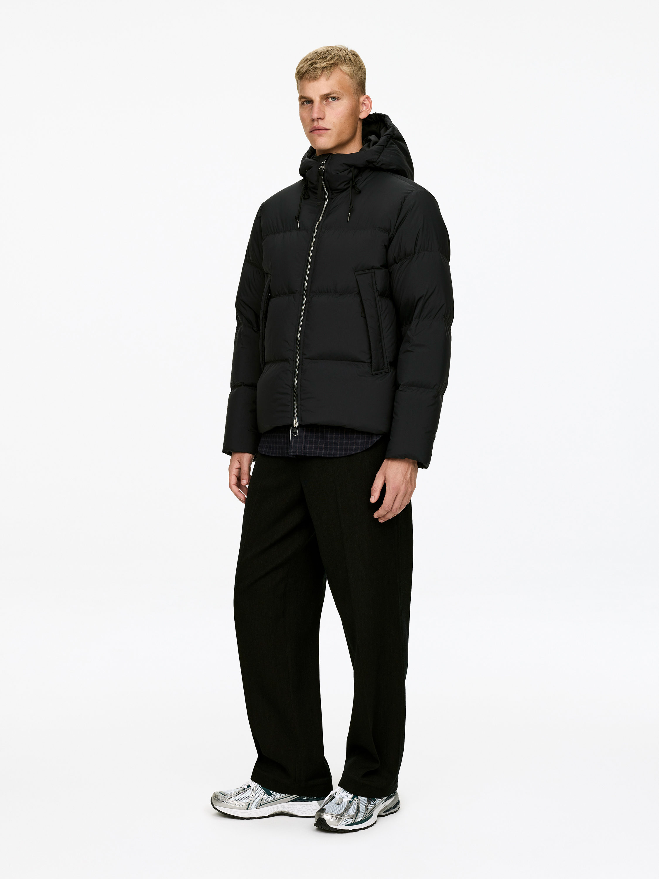 Upcycled Down Puffer Jacket - Black - Regular fit - Men - StillMedia/Lookbook - 26