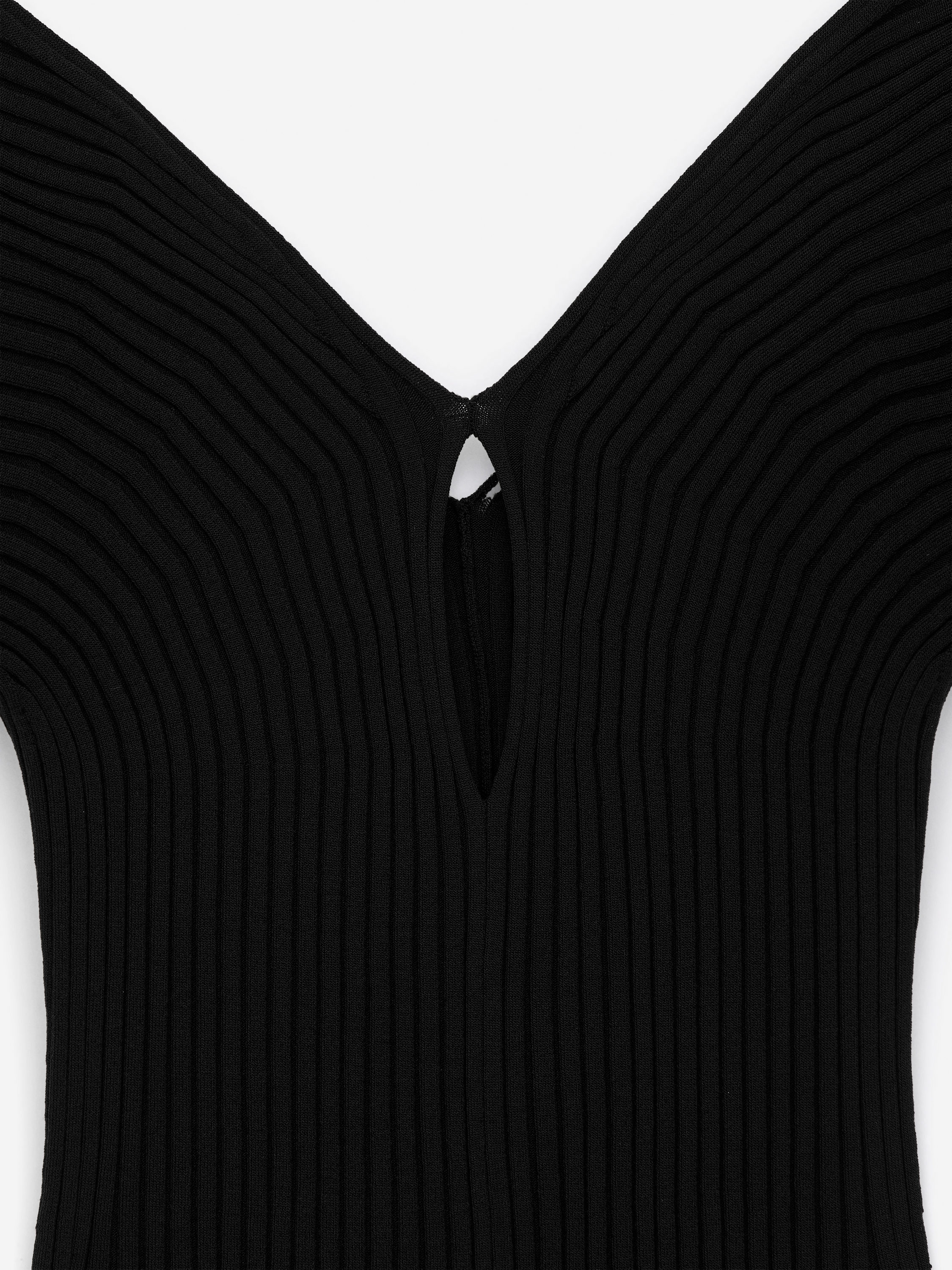 V-Neck Rib Top - Black - Slim fit - Women - StillMedia/DescriptiveStillLife - 2