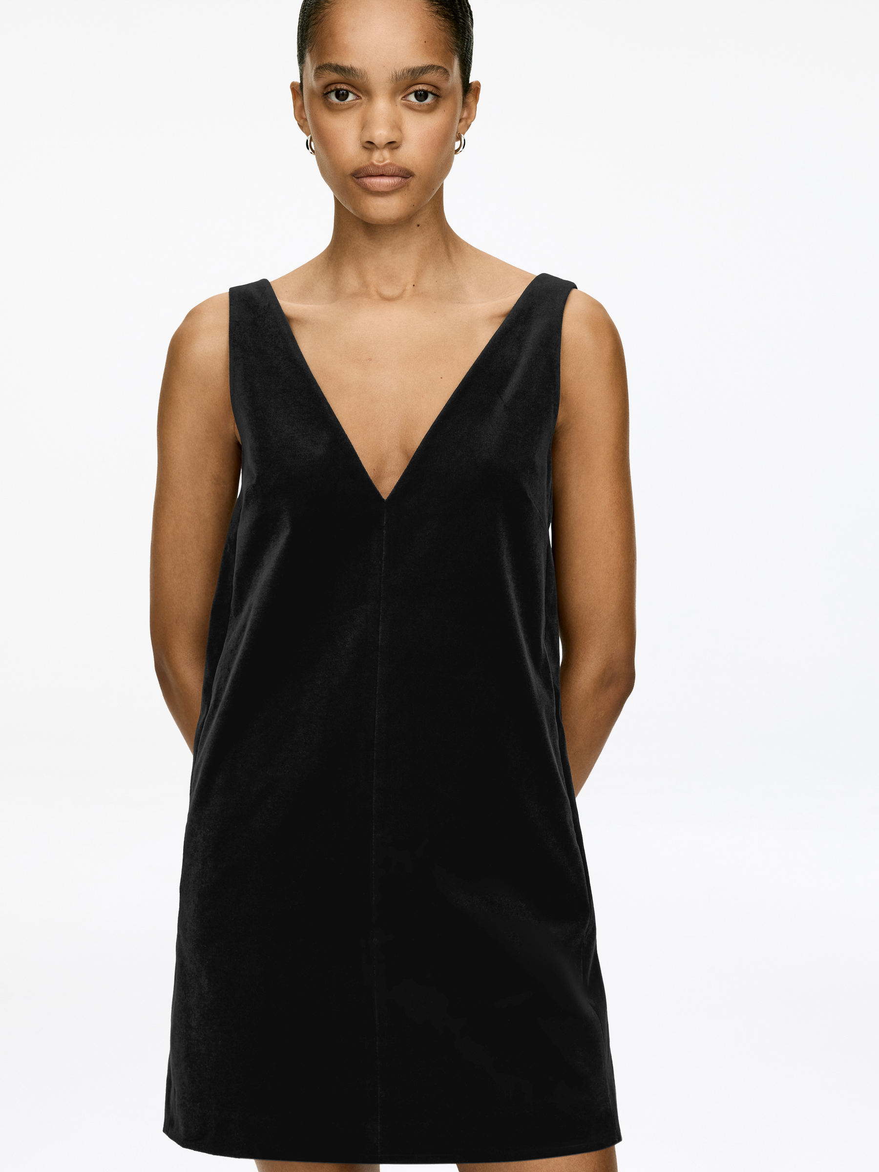 Mini Velvet Dress - Black - Regular fit - Women - StillMedia/Lookbook - 4