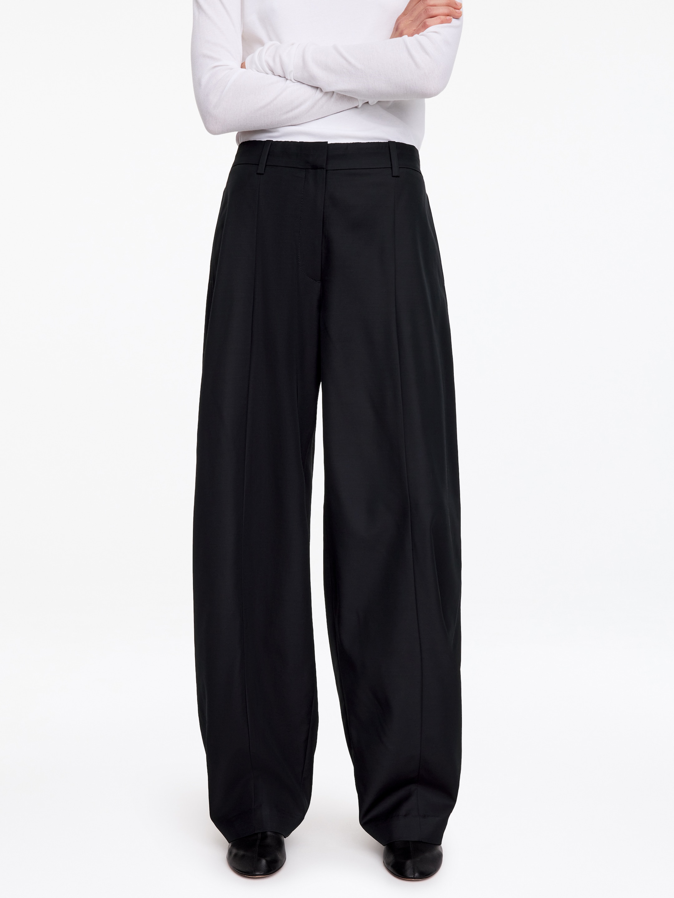 Relaxed Barrel-Leg Trousers - Dark Blue - Relaxed fit - women - StillMedia/Lookbook - 4
