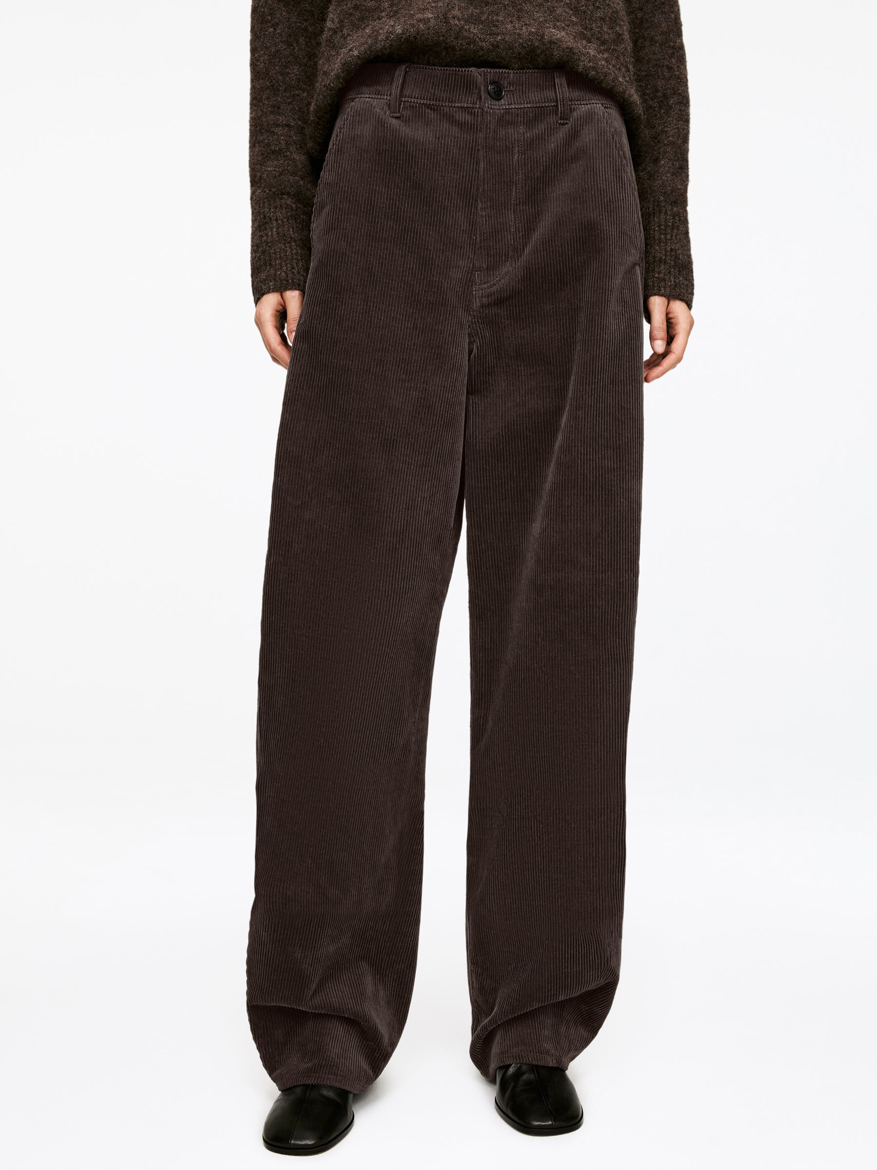 Barrel-Leg Corduroy Trousers - Dark Brown - Loose fit - Women - StillMedia/Lookbook - 9