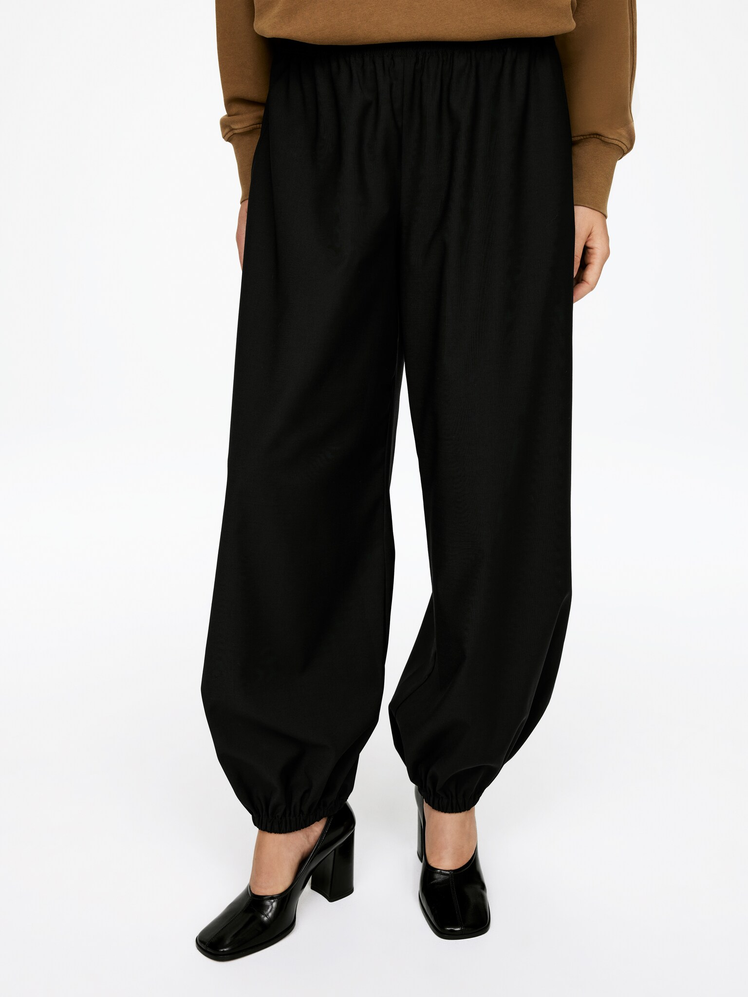 Barrel-Leg Trousers - Black - 3
