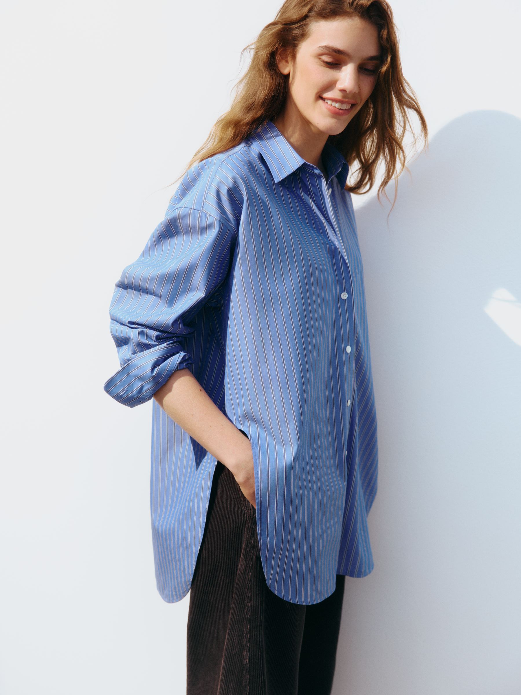 Curved Slit Shirt - Blue - Regular fit - Women - StillMedia/Environmental - 1