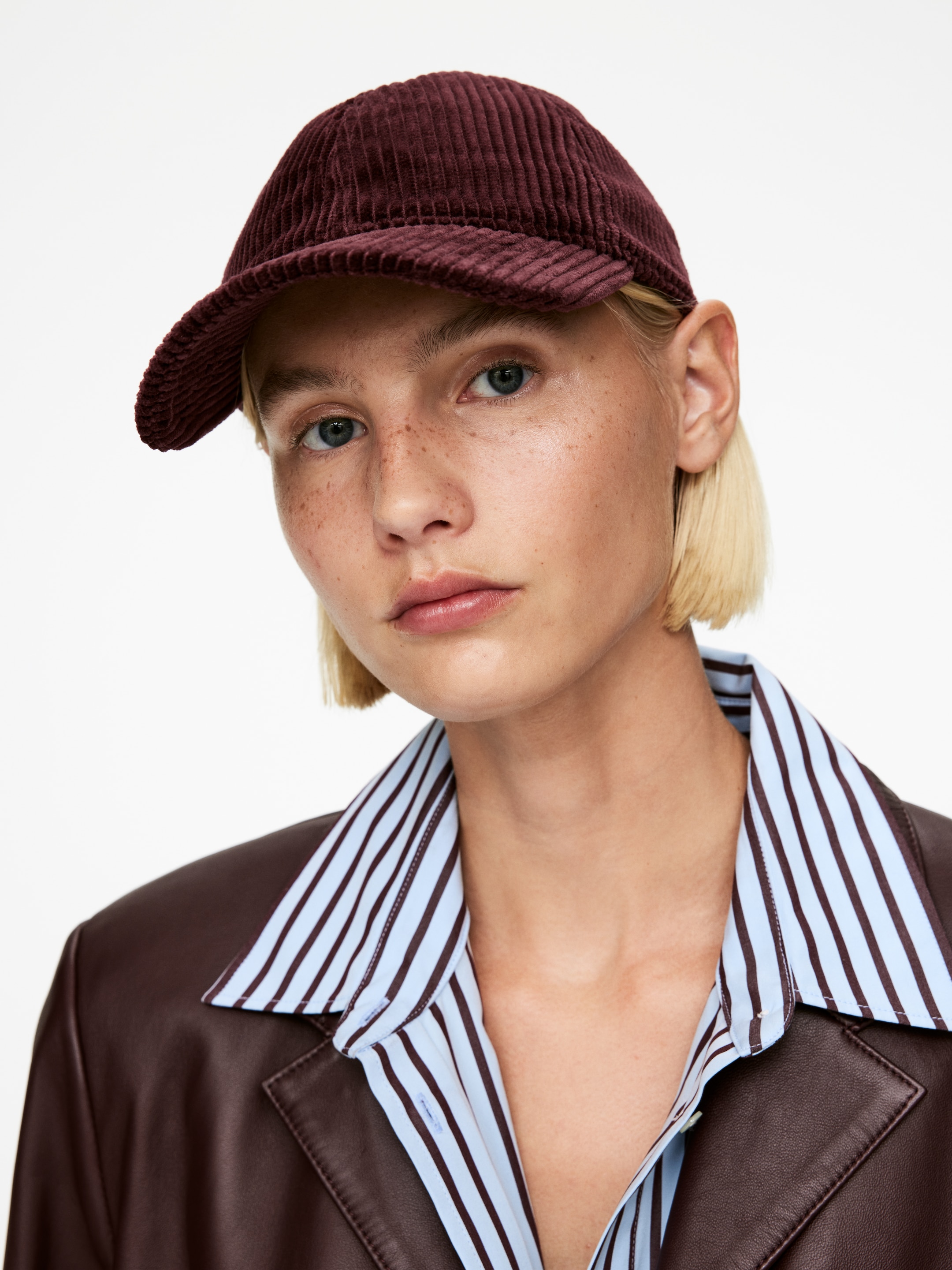 Vis større bilde: Kordfløyelhette - Mørkerød - DAME | H&M NO 1