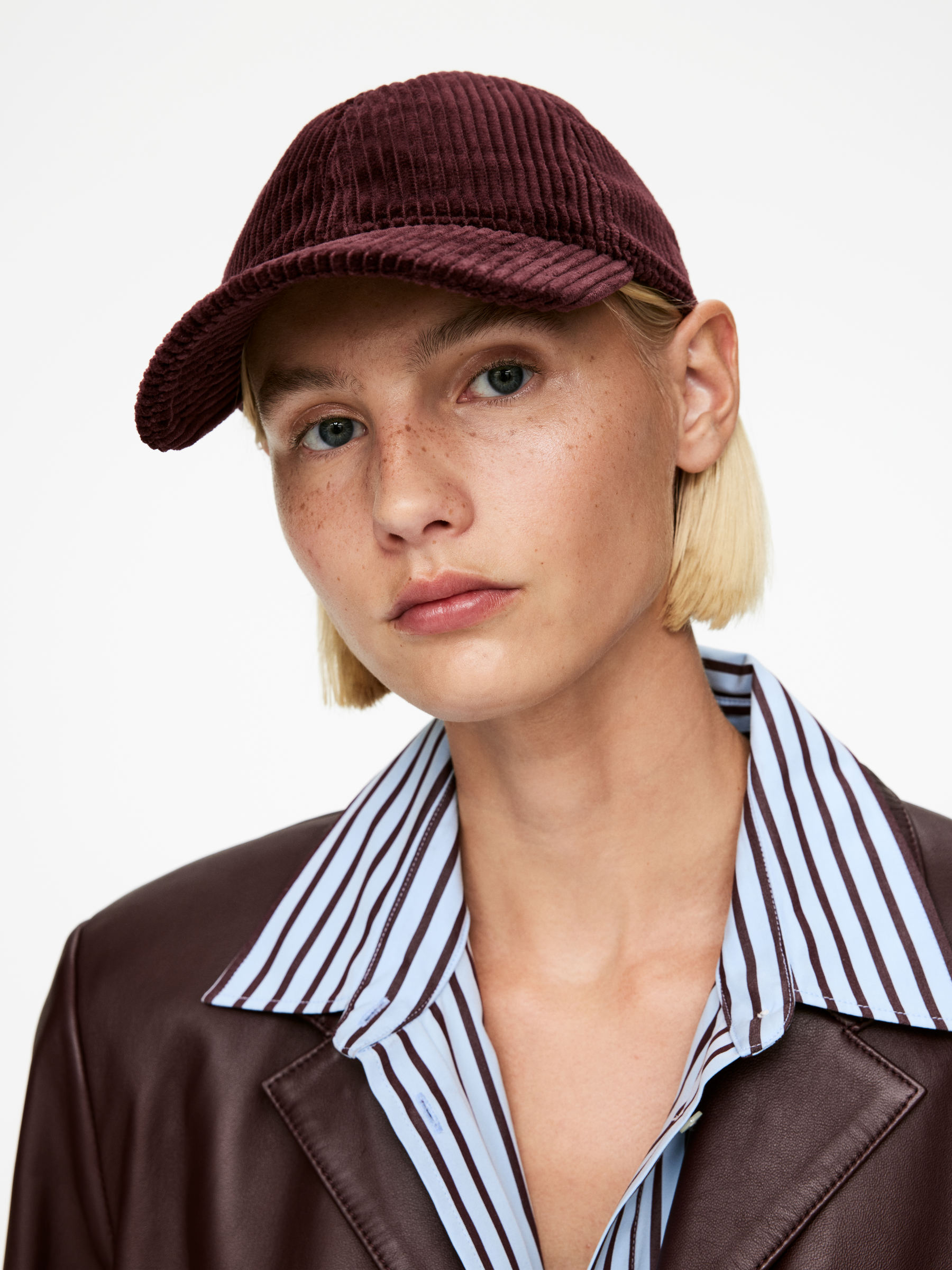 Corduroy Cap - Dark Red - Women - StillMedia/Lookbook - 5