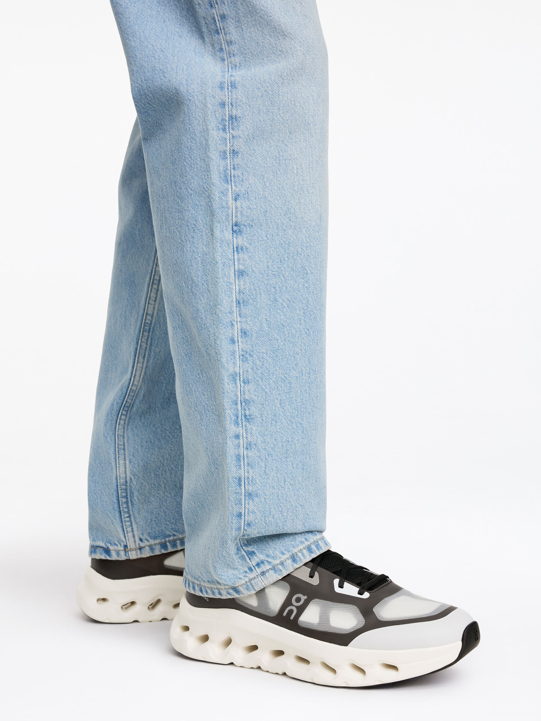 On Cloudtilt Remix - Beige - Homme - StillMedia/Lookbook - 13