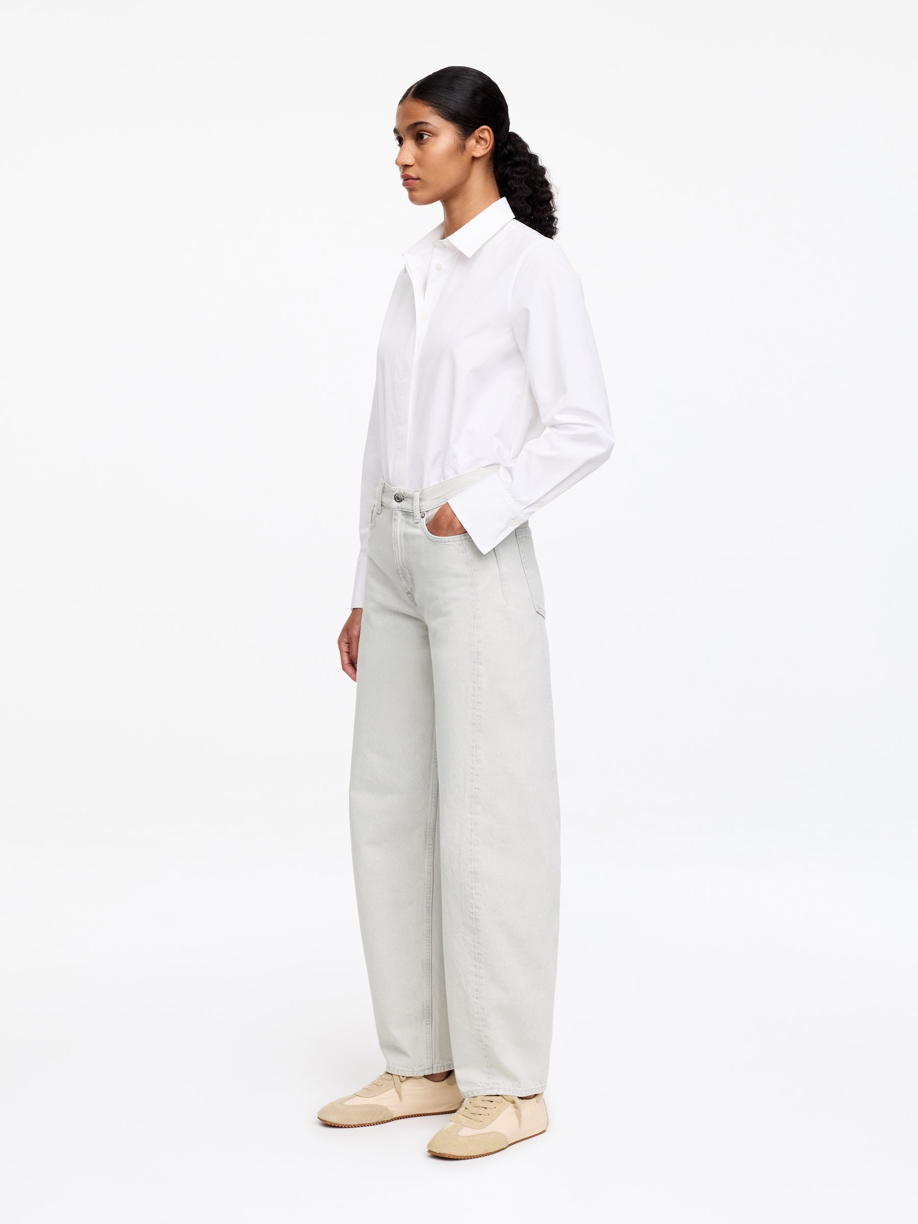 BLOOM Barrel Jeans - Off White - Relaxed fit - Women - StillMedia/Lookbook - 5