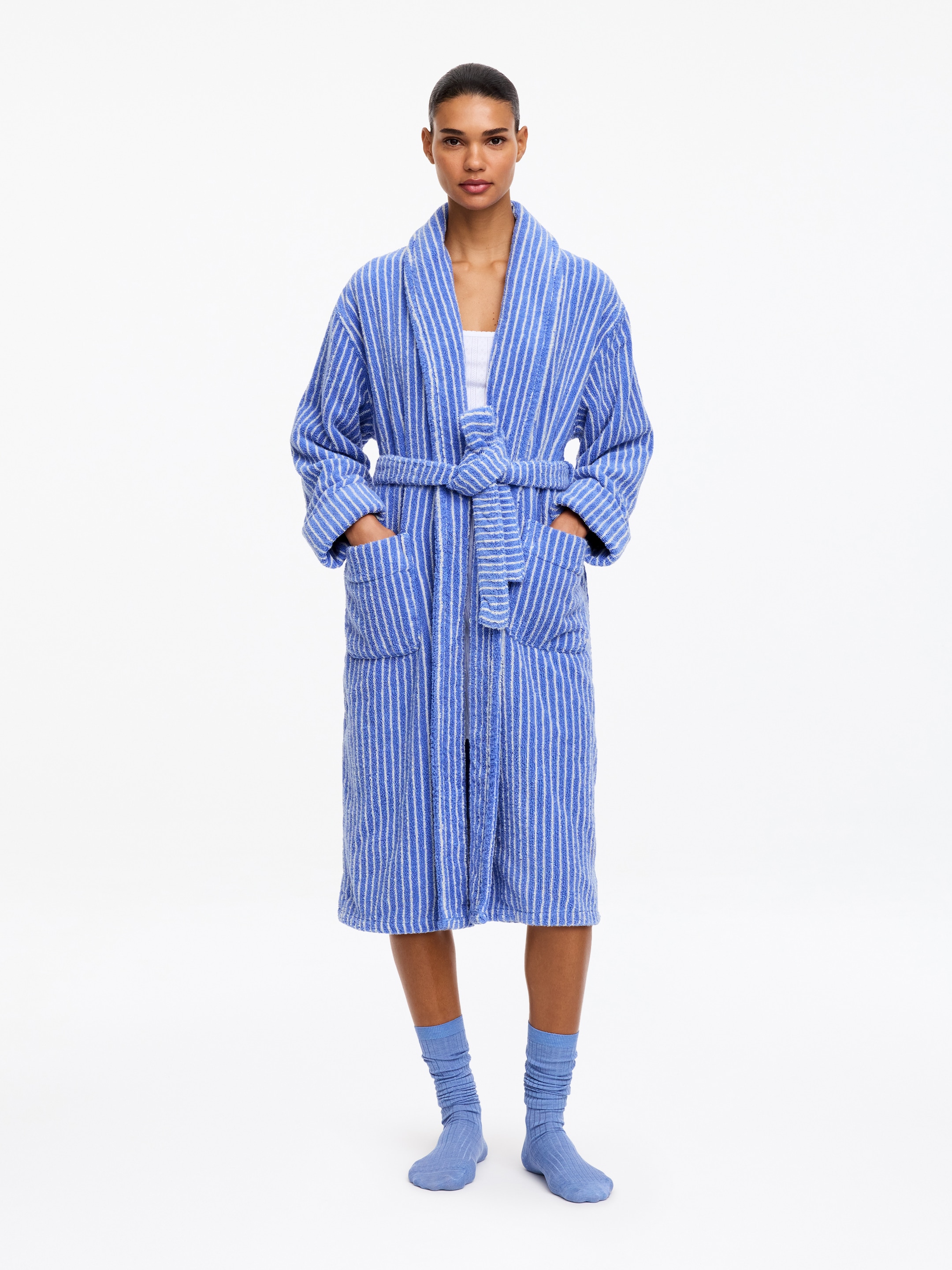 Unisex Cotton Terry Bathrobe - Blue - Women - StillMedia/Lookbook - 11
