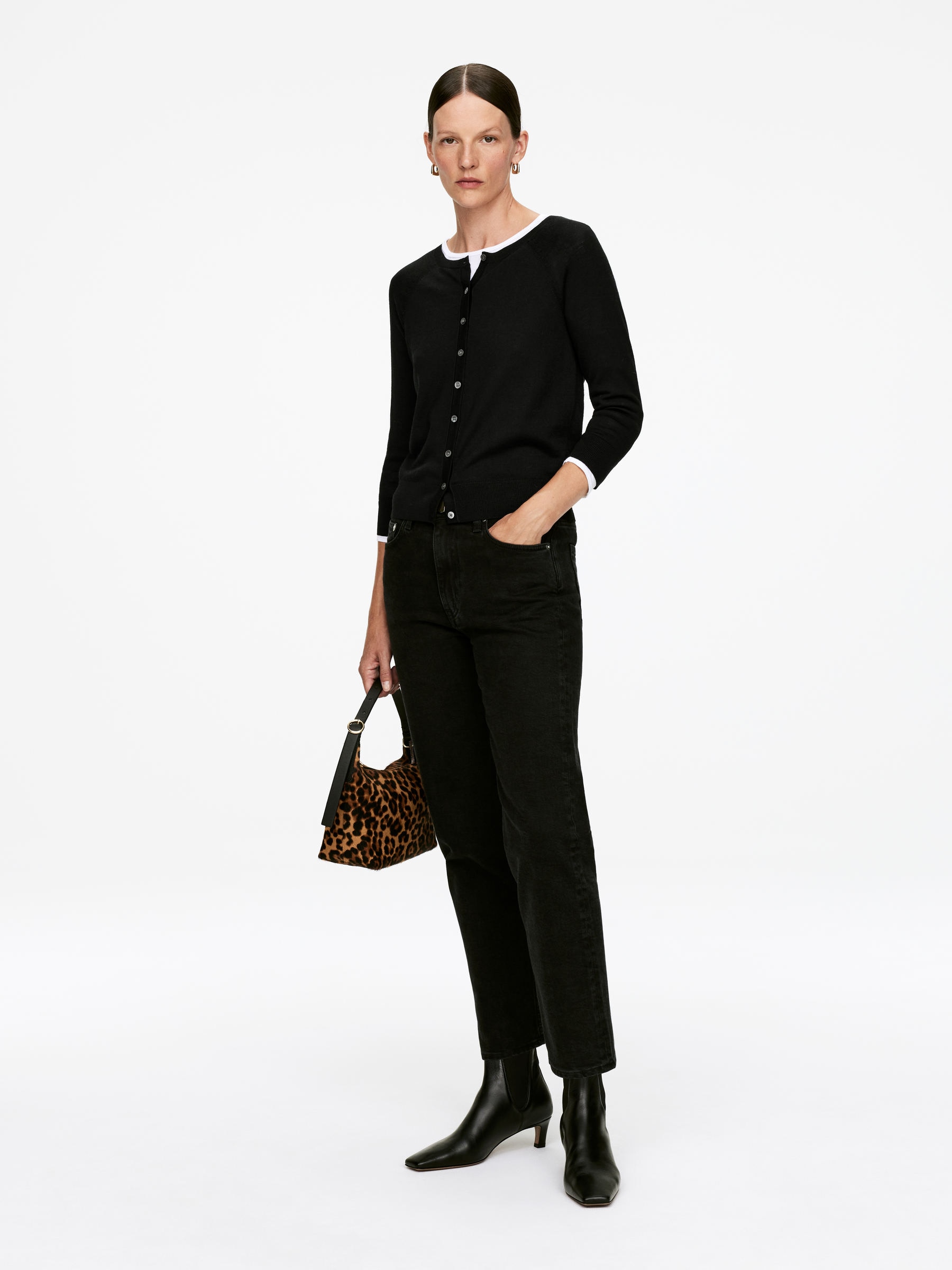 Merino Wool Cardigan - Black - Slim fit - Women - StillMedia/Lookbook - 4