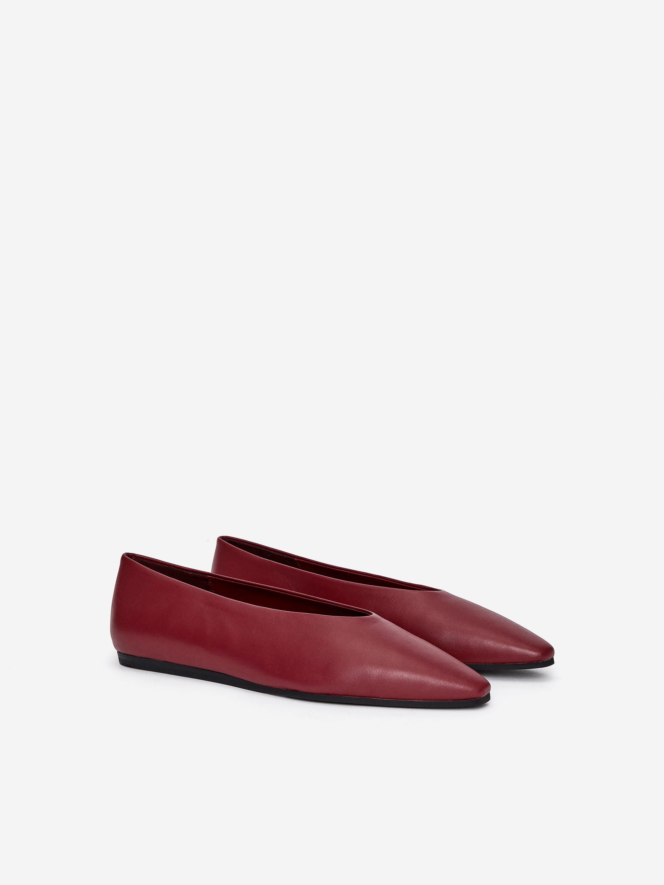 Pointy Leather Flats - Burgundy - Women - StillMedia/DescriptiveStillLife - 5
