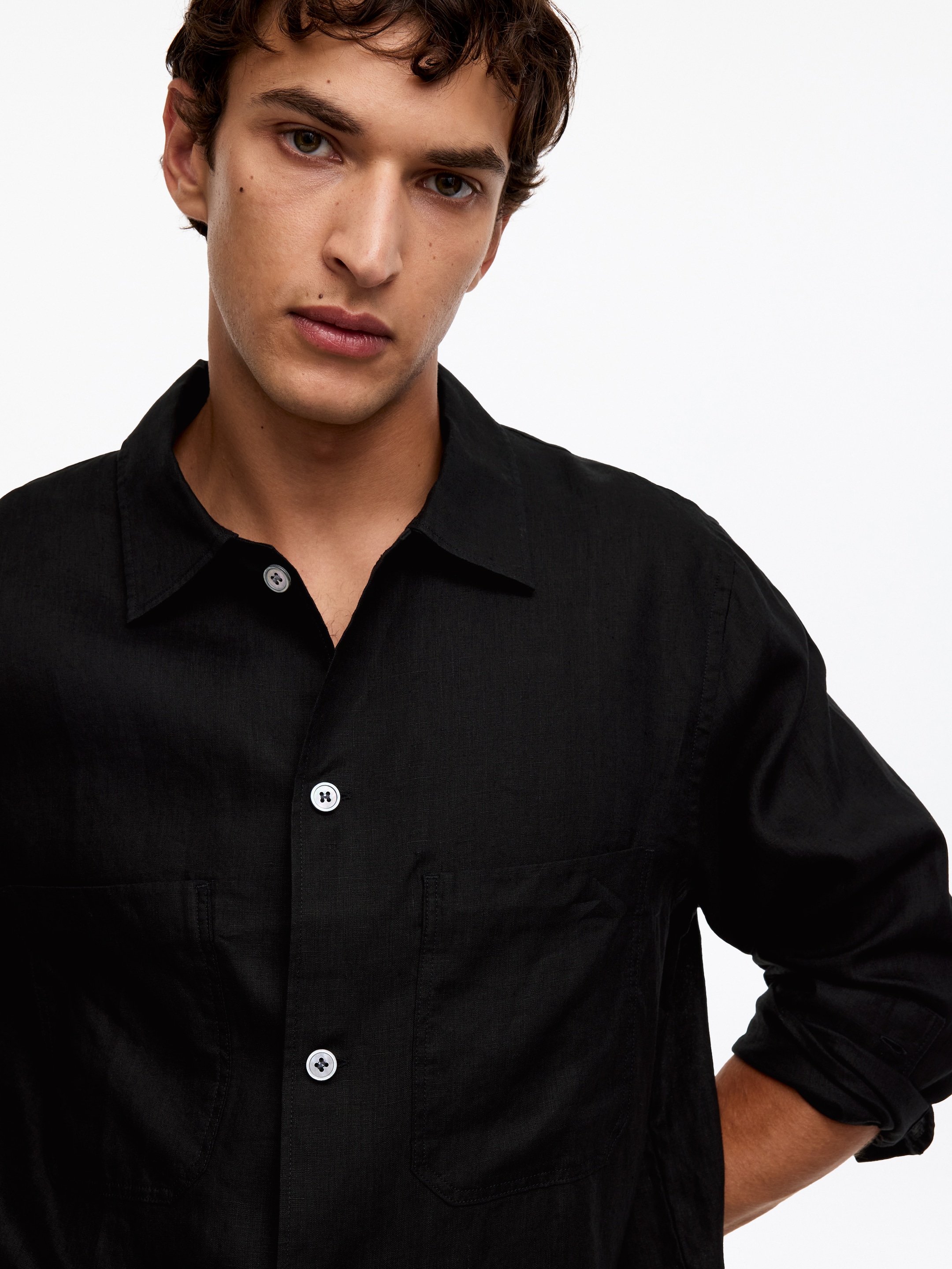 Lniana koszula o luźnym kroju - Czarny - Luźny fason - Men - StillMedia/Lookbook - 2