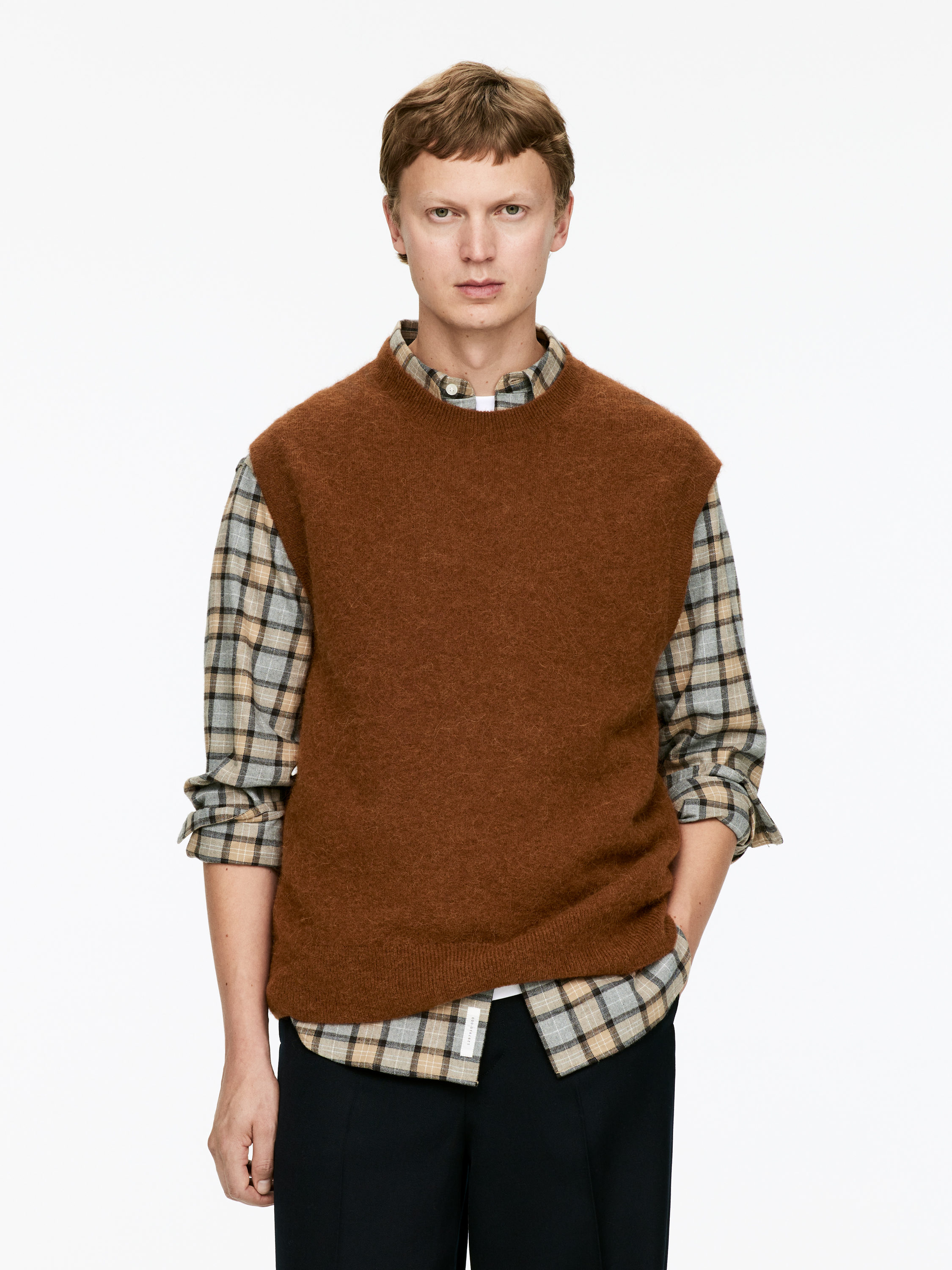 Alpaca-Wool Blend Vest - Rust - Regular fit - Men - StillMedia/Lookbook - 3