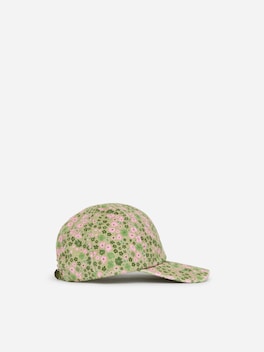 Blommig keps