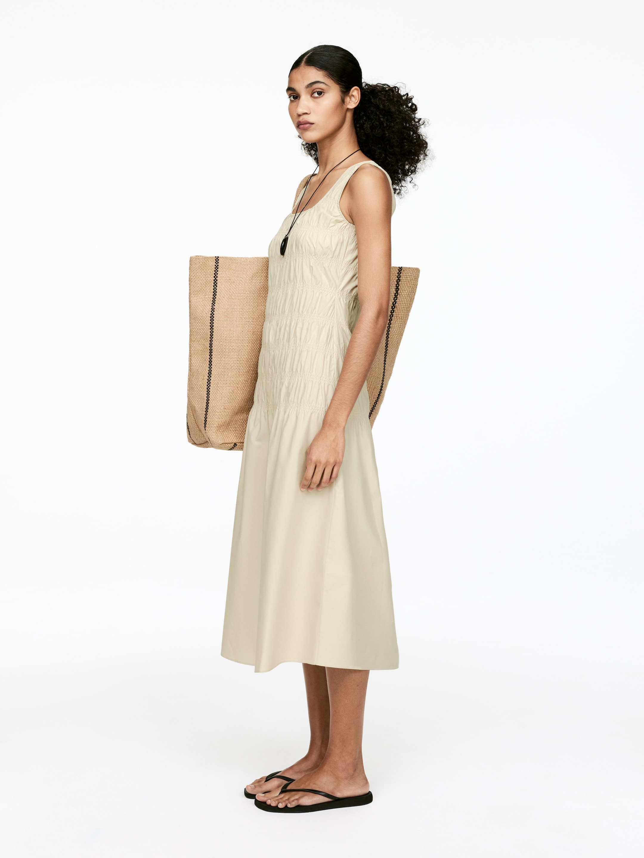 Zobrazit větší obrázek: Smock šaty - Béžová - ŽENY | H&M CZ 3