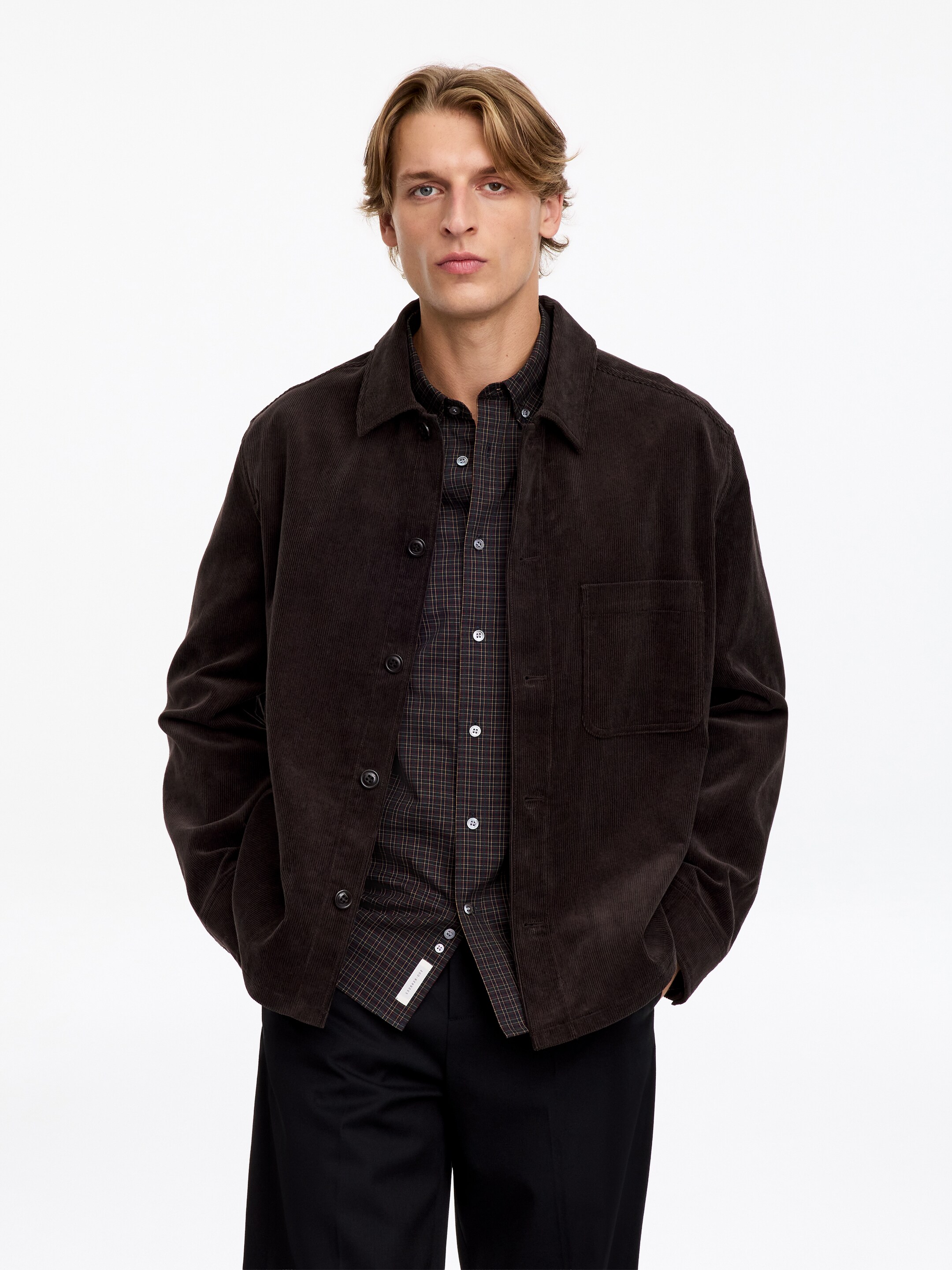 Needlecord Overshirt - Brown - Regular fit - men - StillMedia/Lookbook - 5