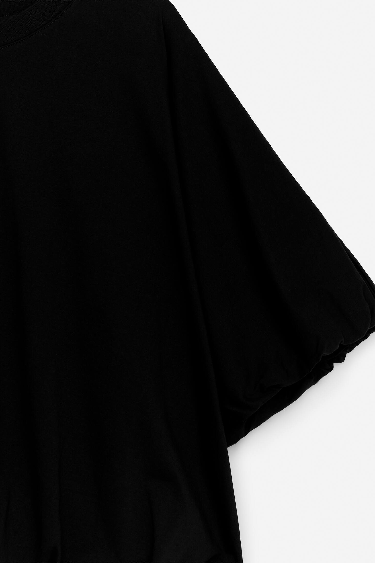 T-shirt med ballonkant - Sort - 4