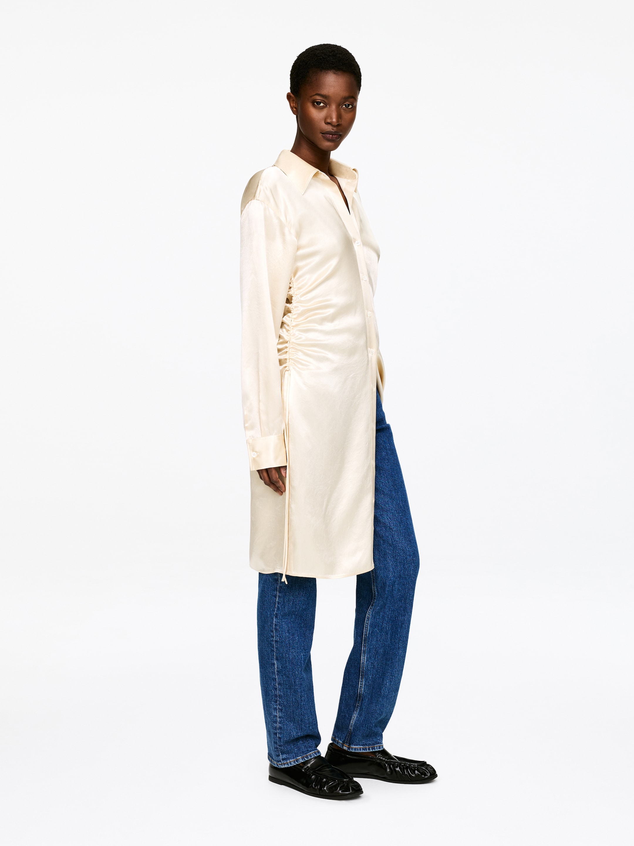 Slouch Satin Dress - Off White - Slim fit - Women - StillMedia/Lookbook - 4
