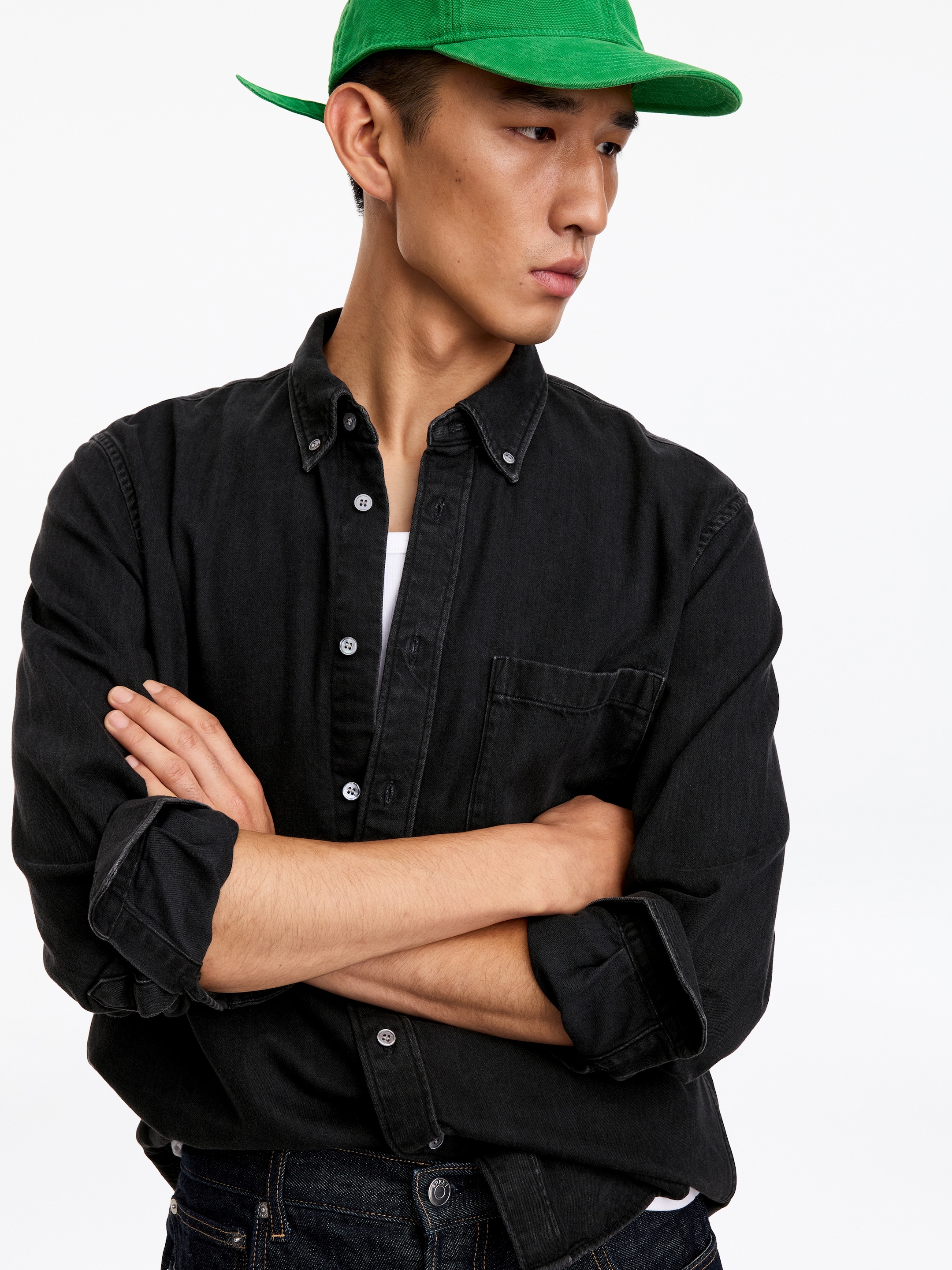 Camicia in denim dalla vestibilità regolare - Nero - Regular fit - men - StillMedia/Lookbook - 4