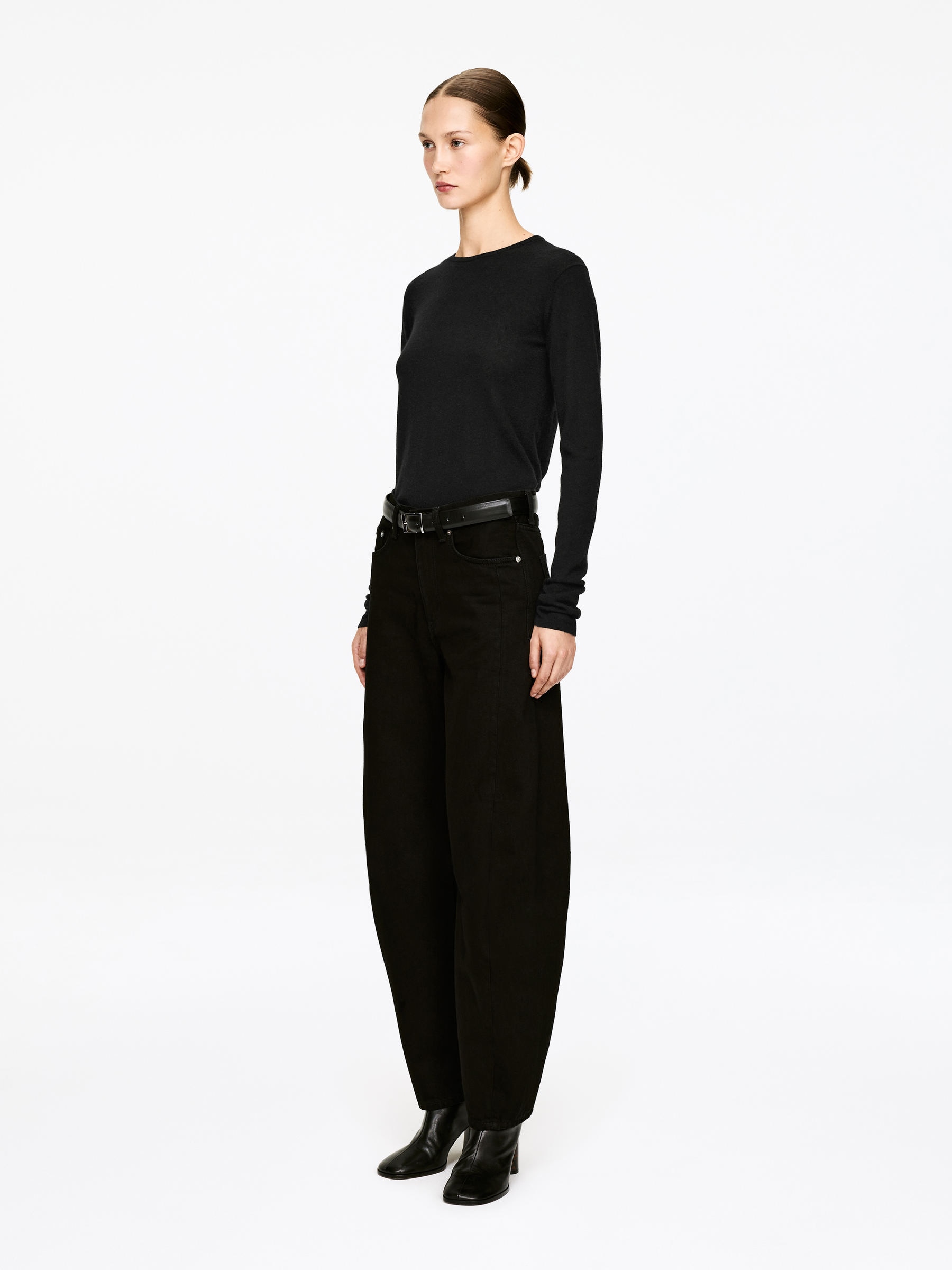 Pull en pur cachemire - Noir - Regular fit - Femme - StillMedia/Lookbook - 5