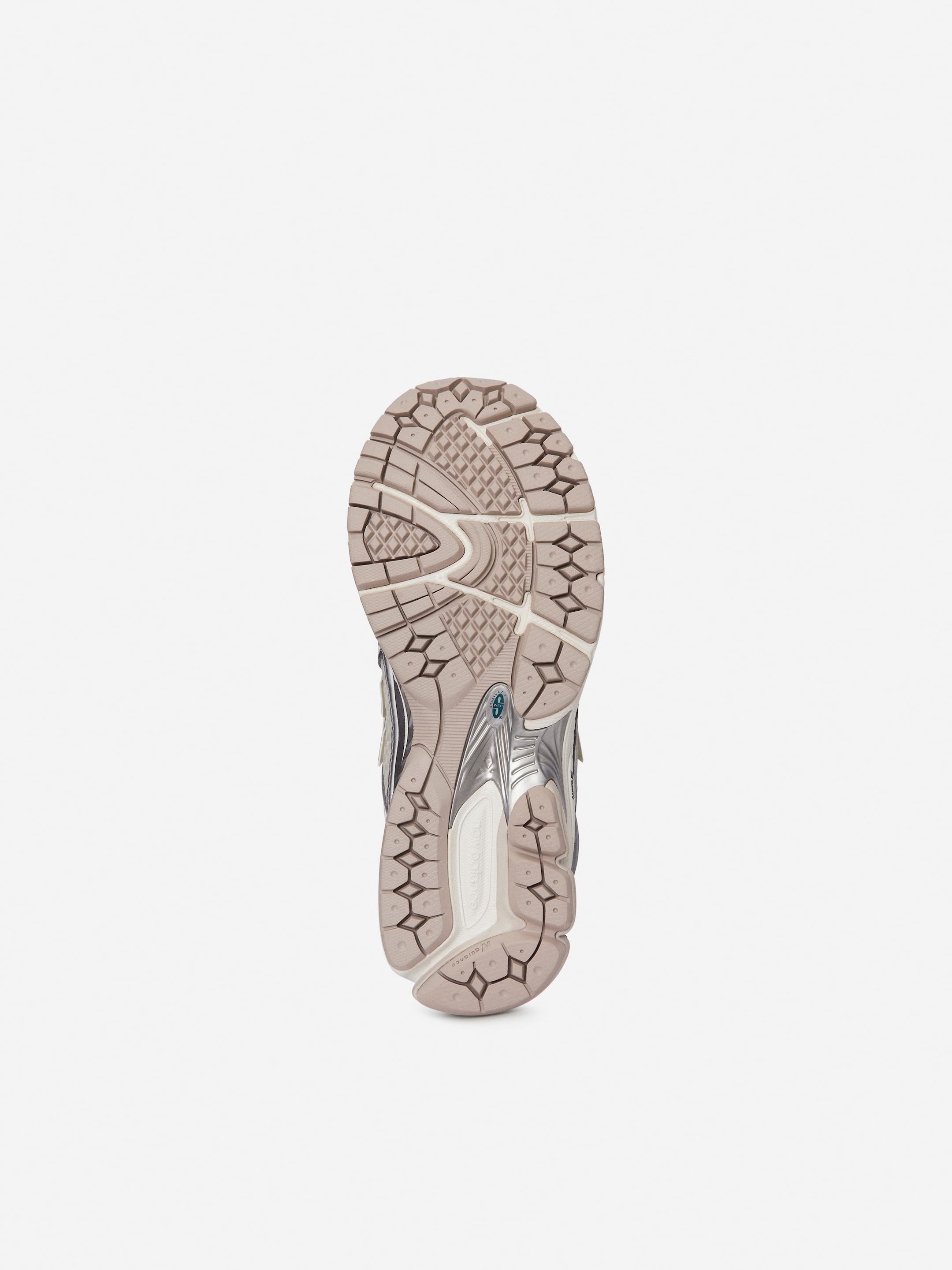 New Balance 1906R Trainers - White/Silver - Women - StillMedia/DescriptiveStillLife - 4