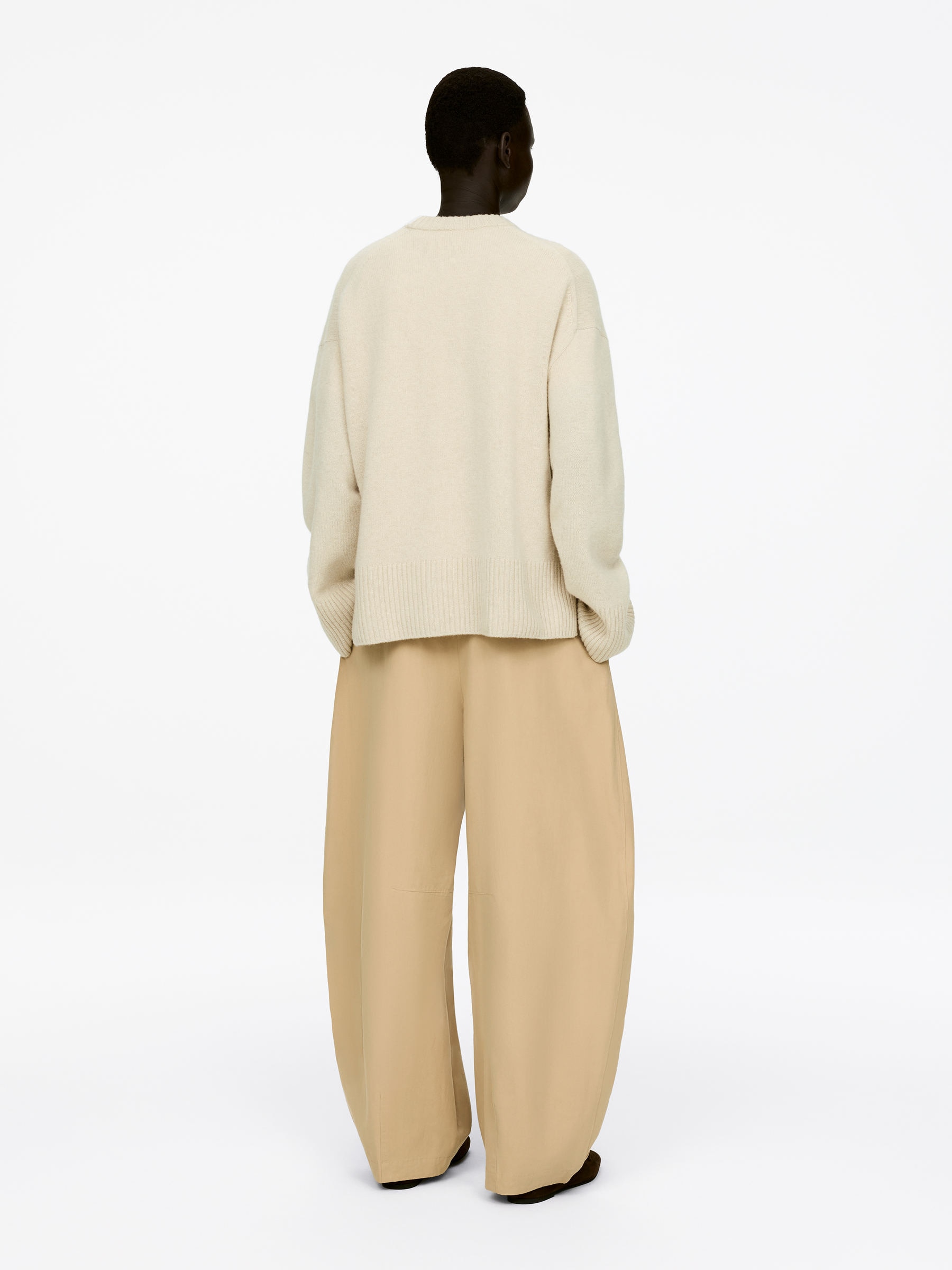 Lässiger Pullover aus Kaschmir und Wolle - Beige - Loose Fit - Damen - StillMedia/Lookbook - 6