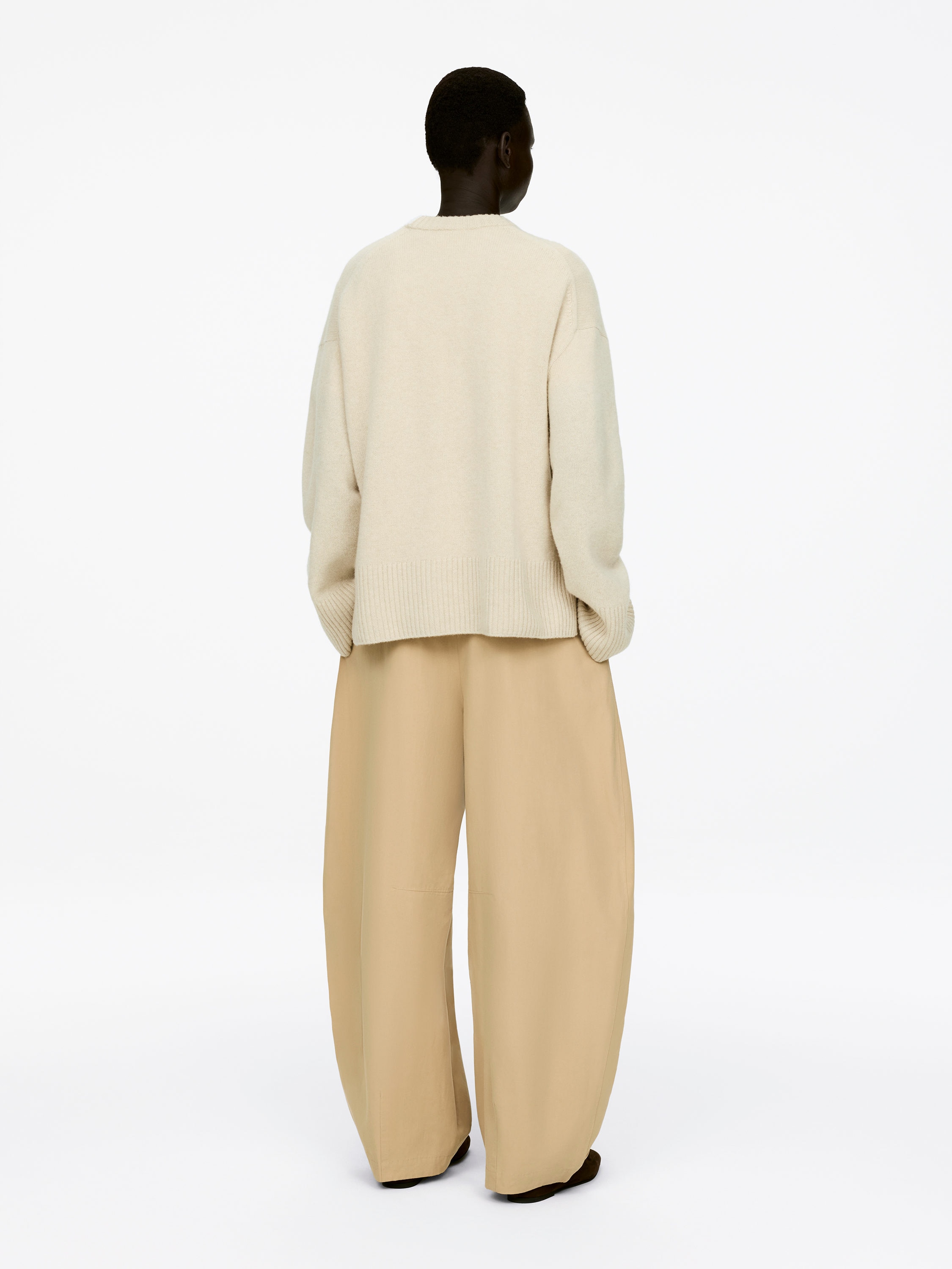 Lässiger Pullover aus Kaschmir und Wolle - Beige - Loose Fit - Damen - StillMedia/Lookbook - 6